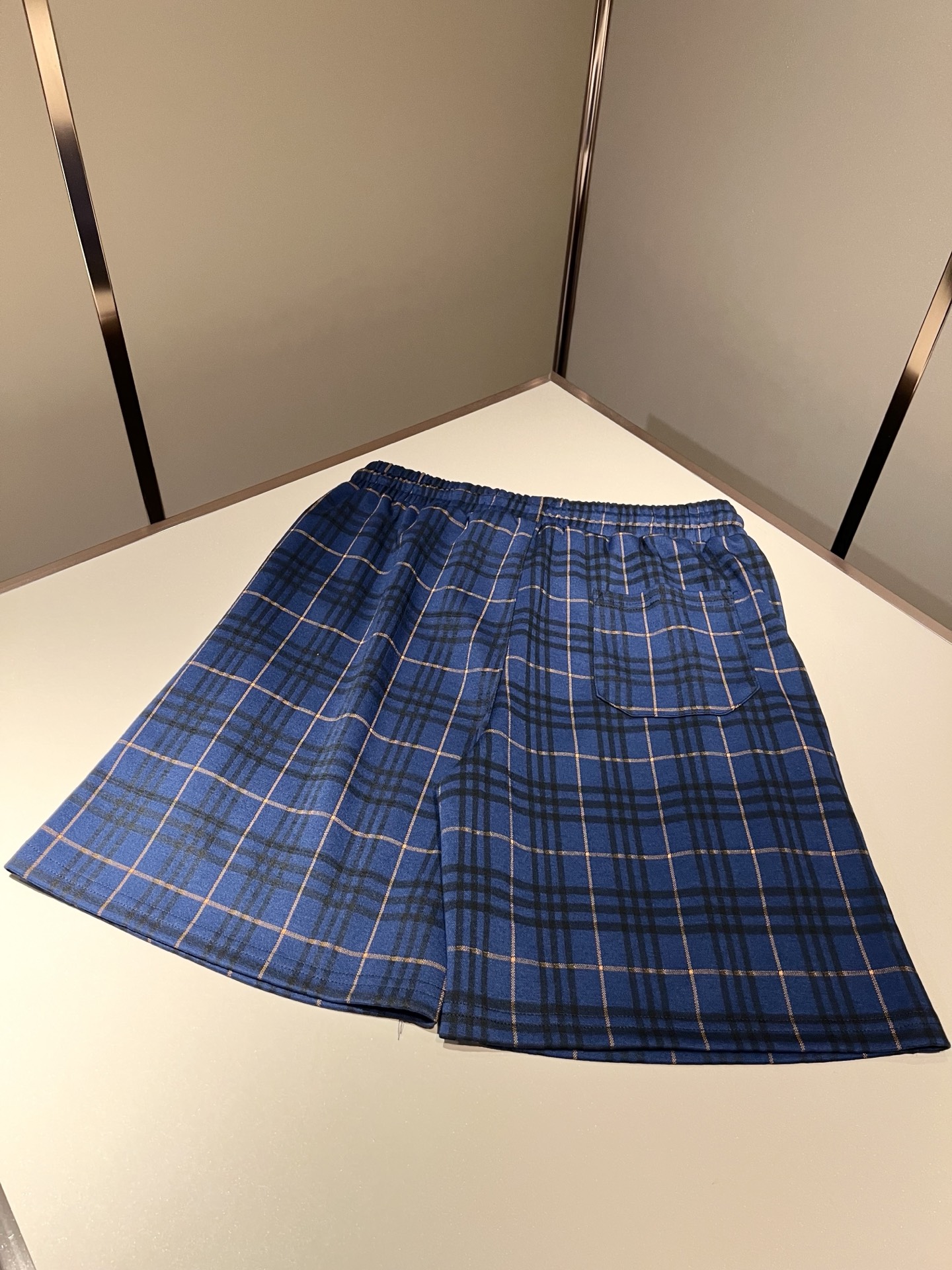 Bur*erry 巴*莉 2026春夏新款男女同款👫休闲套装，品牌最新设计元素！既不单调也不复杂，好处的