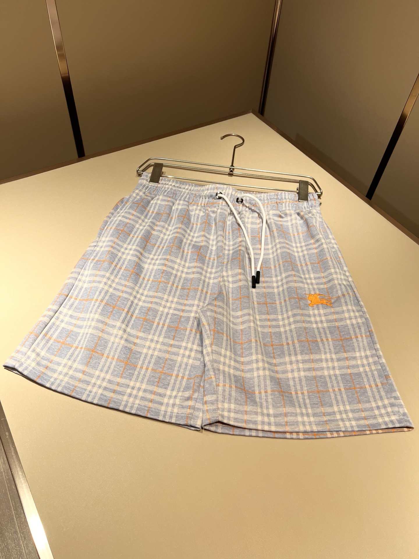Bur*erry 巴*莉 2026春夏新款男女同款👫休闲套装，品牌最新设计元素！既不单调也不复杂，好处的
