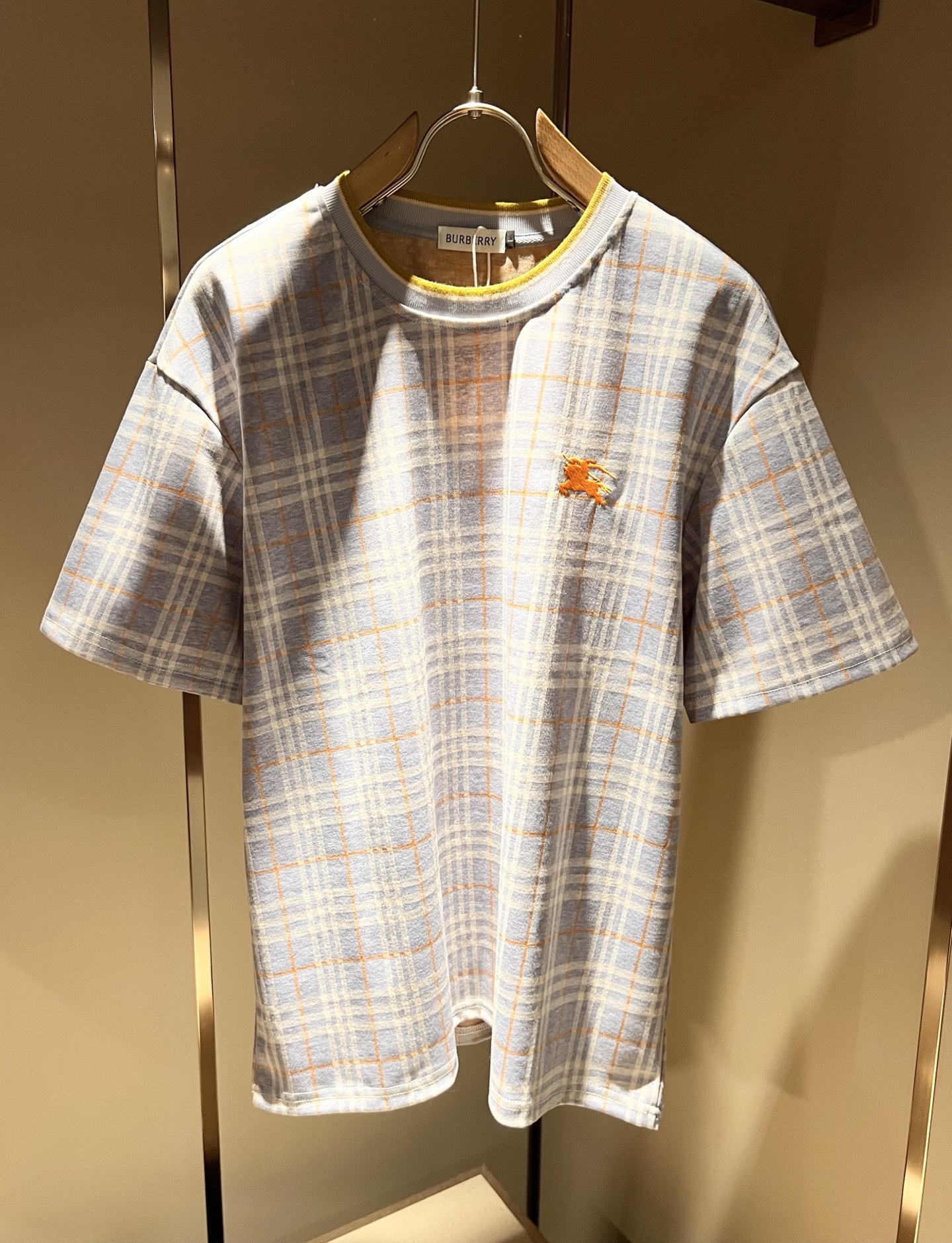 Bur*erry 巴*莉 2026春夏新款男女同款👫休闲套装，品牌最新设计元素！既不单调也不复杂，好处的