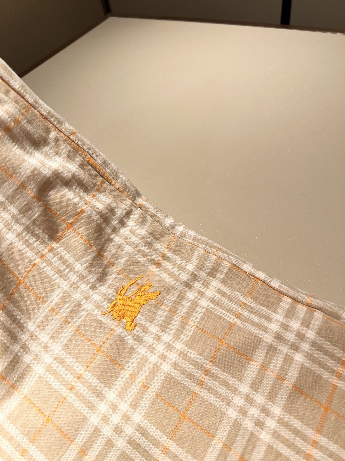 Bur*erry 巴*莉 2026春夏新款男女同款👫休闲套装，品牌最新设计元素！既不单调也不复杂，好处的