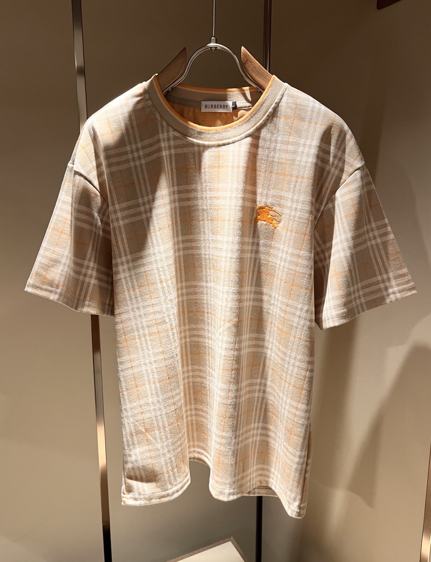 Bur*erry 巴*莉 2026春夏新款男女同款👫休闲套装，品牌最新设计元素！既不单调也不复杂，好处的
