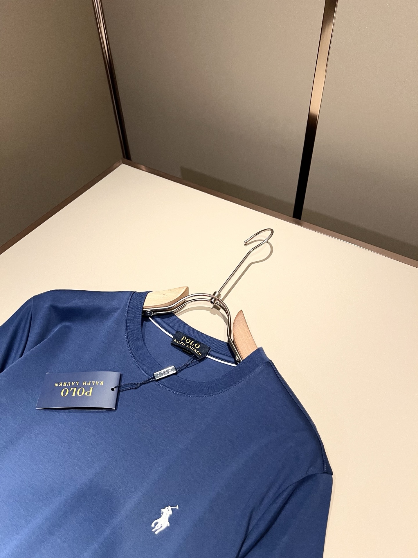 保罗POLOSPORT 2026春夏新款男士短袖打底衫，简约纯色时尚款不乏有许多设计大咖们都对于纯色都有