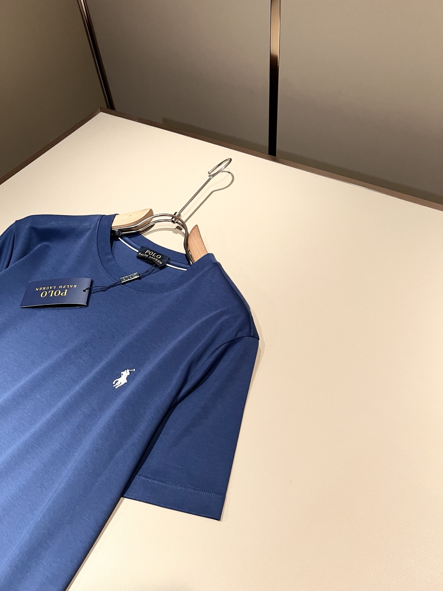 保罗POLOSPORT 2026春夏新款男士短袖打底衫，简约纯色时尚款不乏有许多设计大咖们都对于纯色都有