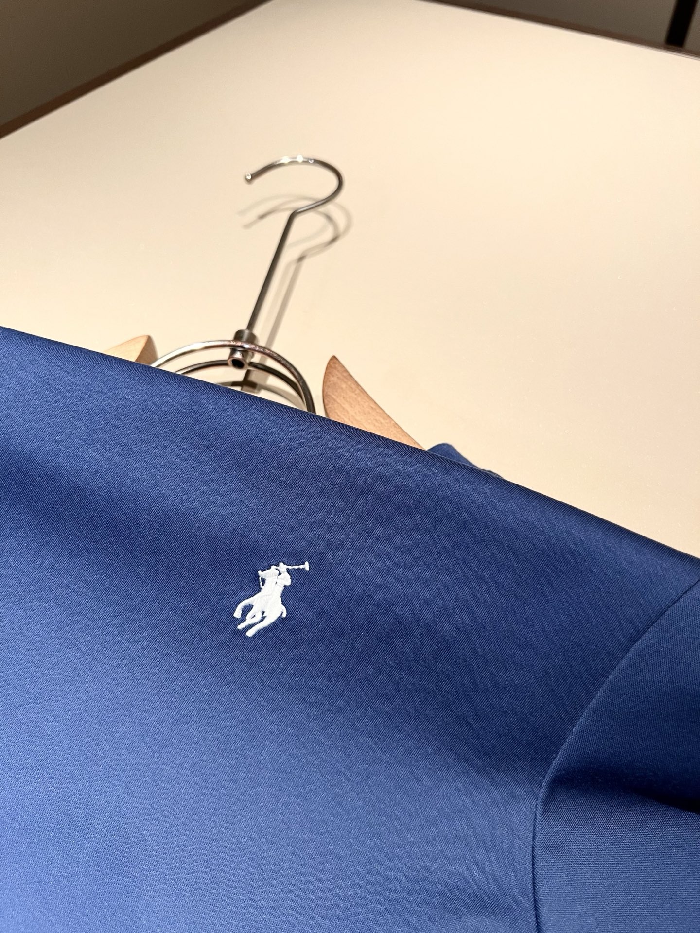 保罗POLOSPORT 2026春夏新款男士短袖打底衫，简约纯色时尚款不乏有许多设计大咖们都对于纯色都有