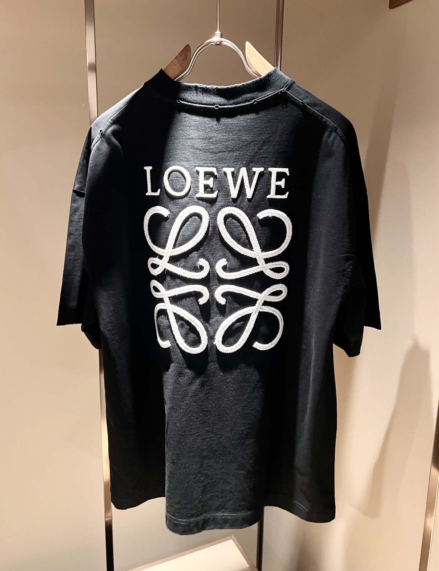 LOE*WE罗*威 2026春夏新款男女同款👫短袖T恤，意大利原厂订单渠道，极具个性高级风，标志logo