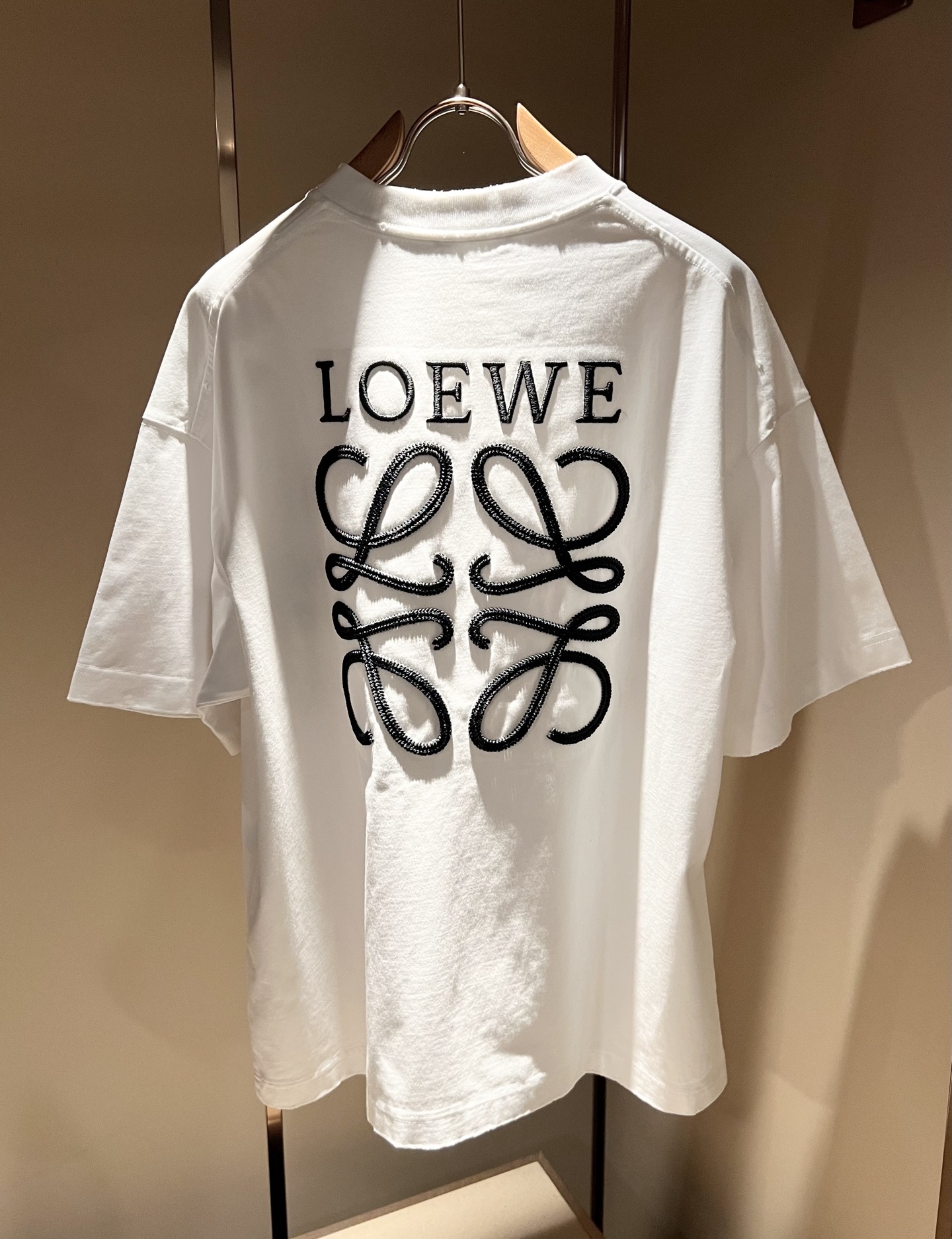 LOE*WE罗*威 2026春夏新款男女同款👫短袖T恤，意大利原厂订单渠道，极具个性高级风，标志logo