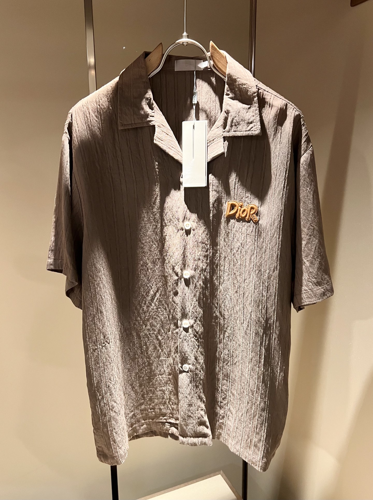 Dior 迪奥2026春夏新款男女同款👫衬衣，品牌最新设计元素！既不单调也不复杂,恰到好处的展现品味！客