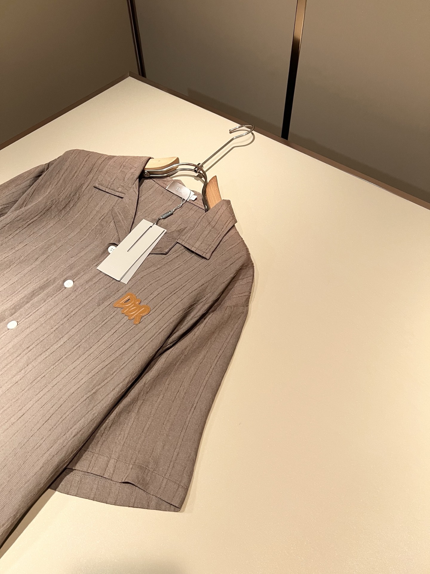 Dior 迪奥2026春夏新款男女同款👫衬衣，品牌最新设计元素！既不单调也不复杂,恰到好处的展现品味！客