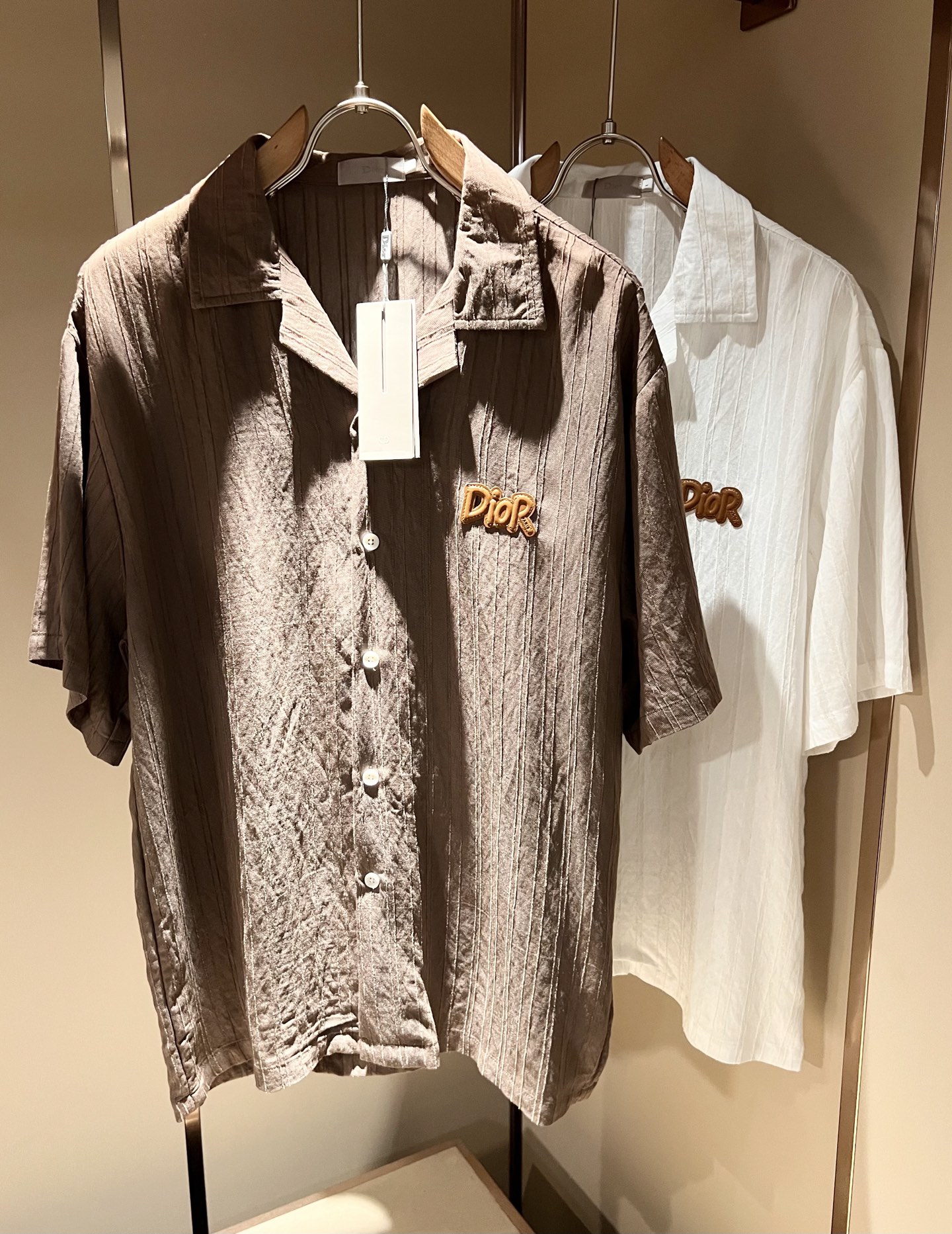 Dior 迪奥2026春夏新款男女同款👫衬衣，品牌最新设计元素！既不单调也不复杂,恰到好处的展现品味！客