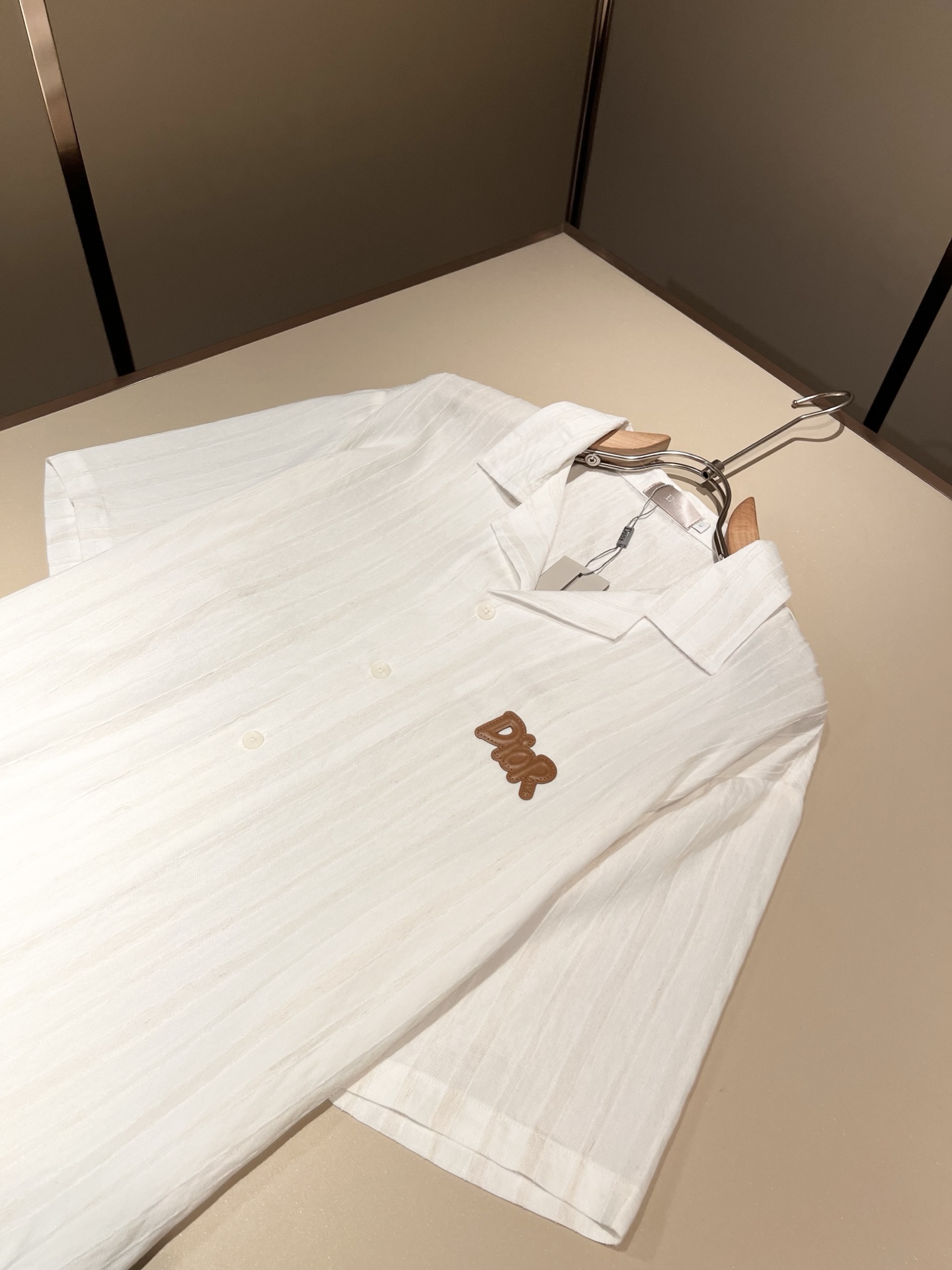 Dior 迪奥2026春夏新款男女同款👫衬衣，品牌最新设计元素！既不单调也不复杂,恰到好处的展现品味！客
