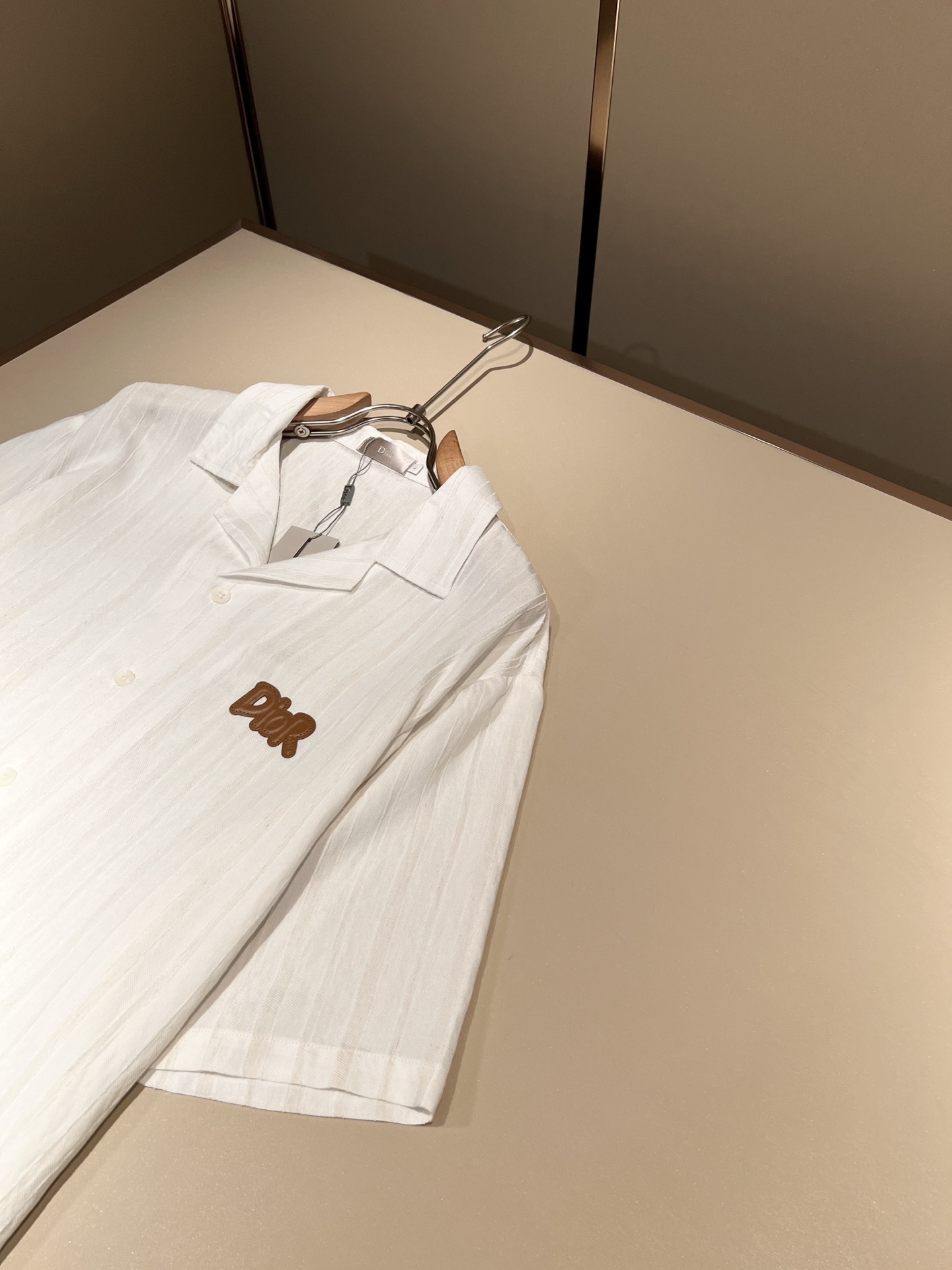 Dior 迪奥2026春夏新款男女同款👫衬衣，品牌最新设计元素！既不单调也不复杂,恰到好处的展现品味！客