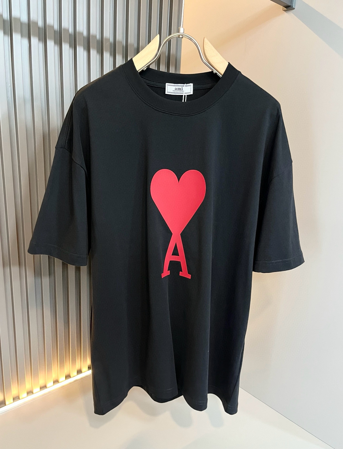 AMI 2026春夏新款男女同款👫短袖T恤，最新款全网独家首上！！~既经典有时尚百搭，谁不爱啊，将经典再