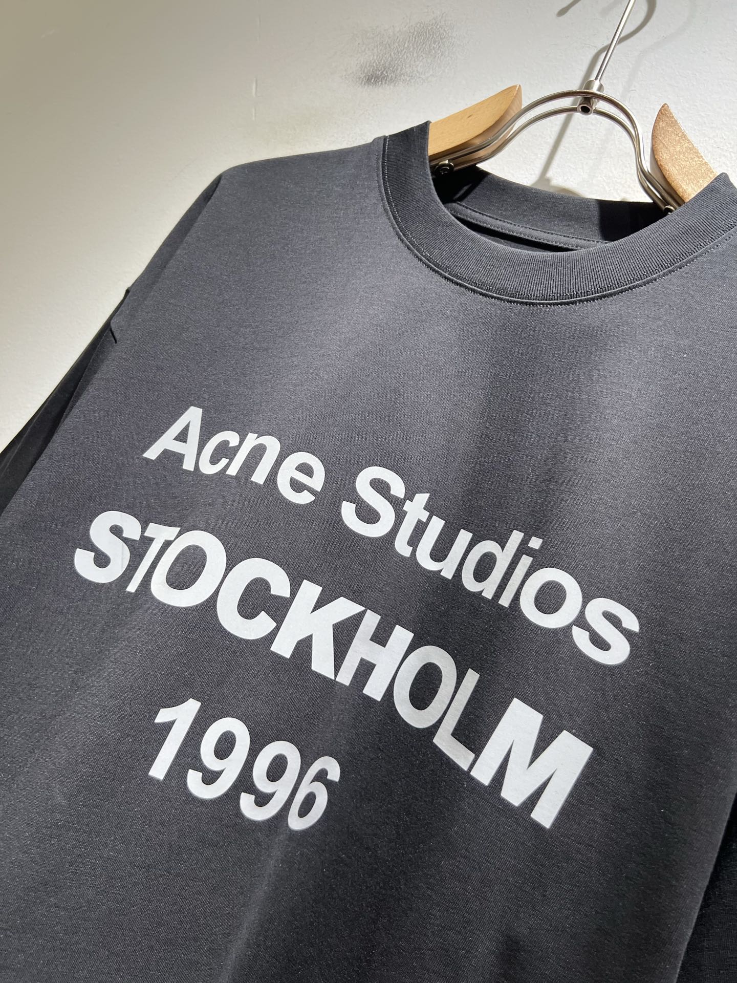 Acne Studi*os2026春夏新款男女同款👫短袖T恤，专柜同步发售！定制专属洗水纯棉面料，定制原