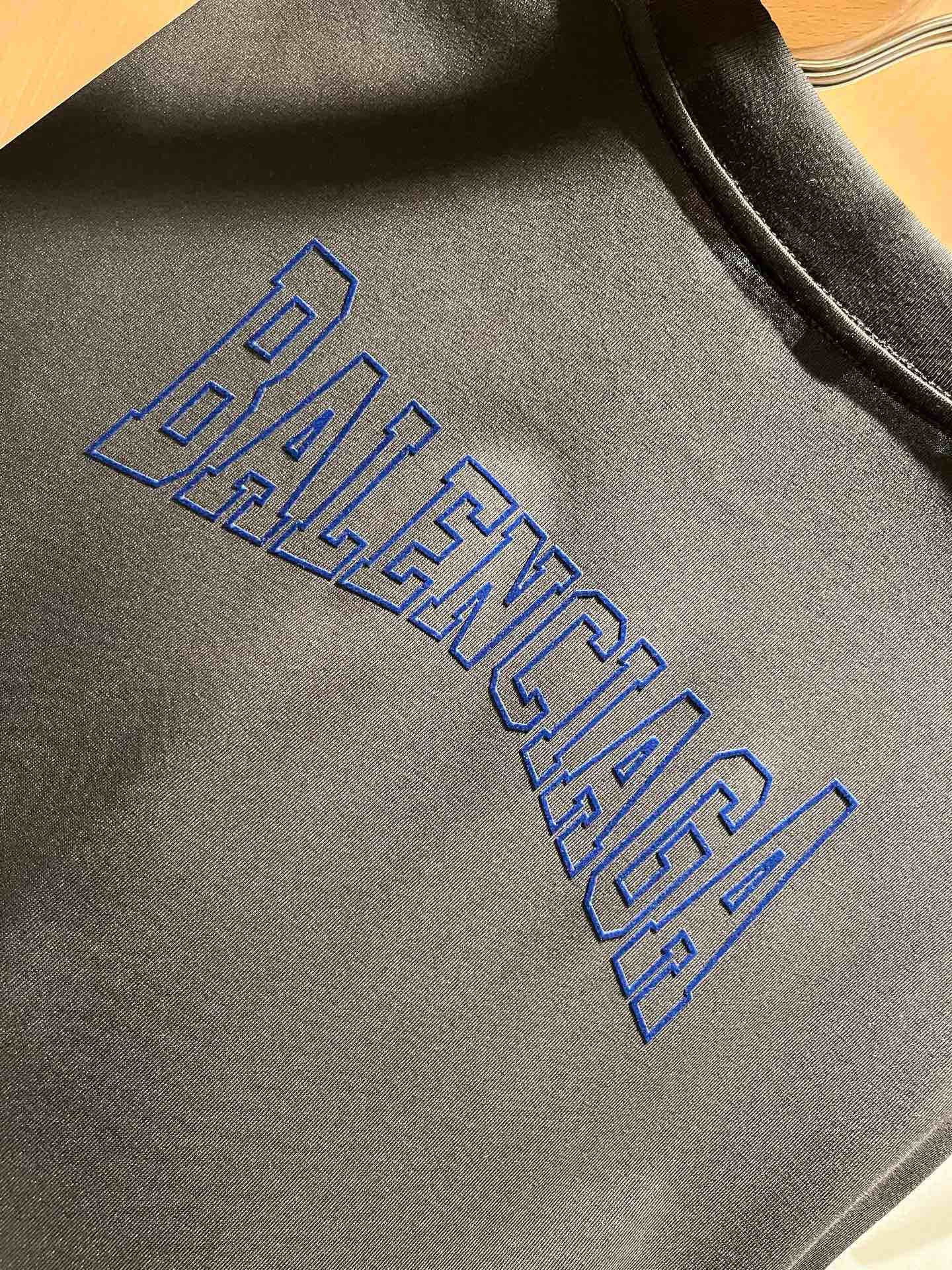 BALENCI*GA巴黎*家 2026春夏新款男女同款👫短袖T恤！走秀图案印花时尚休闲短袖T恤衫！设计l