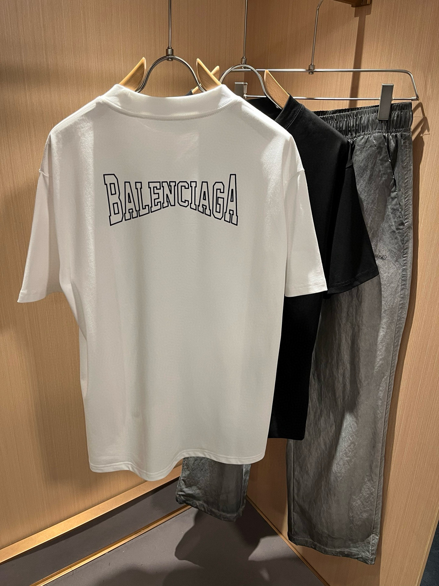 BALENCI*GA巴黎*家 2026春夏新款男女同款👫短袖T恤！走秀图案印花时尚休闲短袖T恤衫！设计l