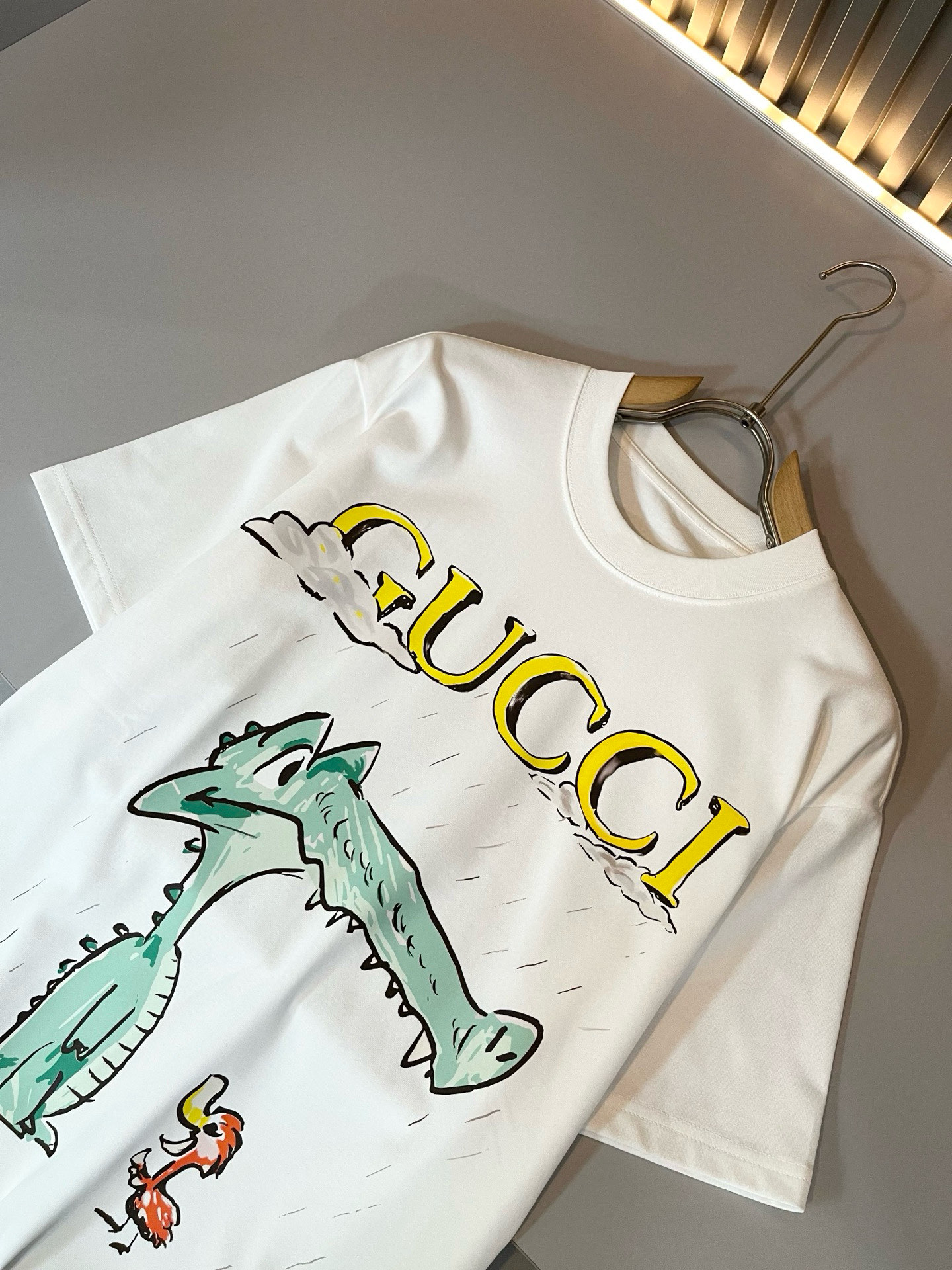 Gucc*古家 2026春夏新款男女同情侣款👫休闲宽松棉质圆领短袖T恤衫！贸易公司渠道稀出，同步官网发售