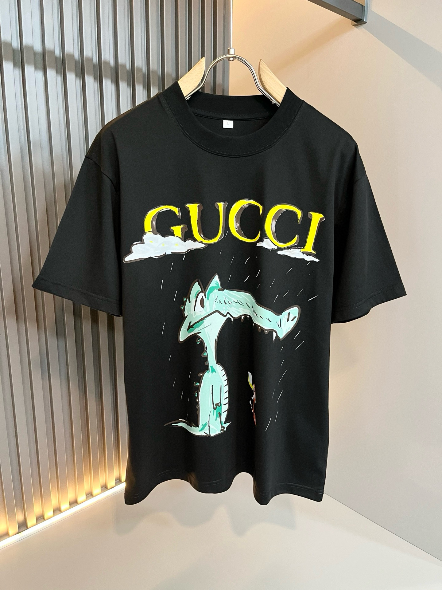 Gucc*古家 2026春夏新款男女同情侣款👫休闲宽松棉质圆领短袖T恤衫！贸易公司渠道稀出，同步官网发售