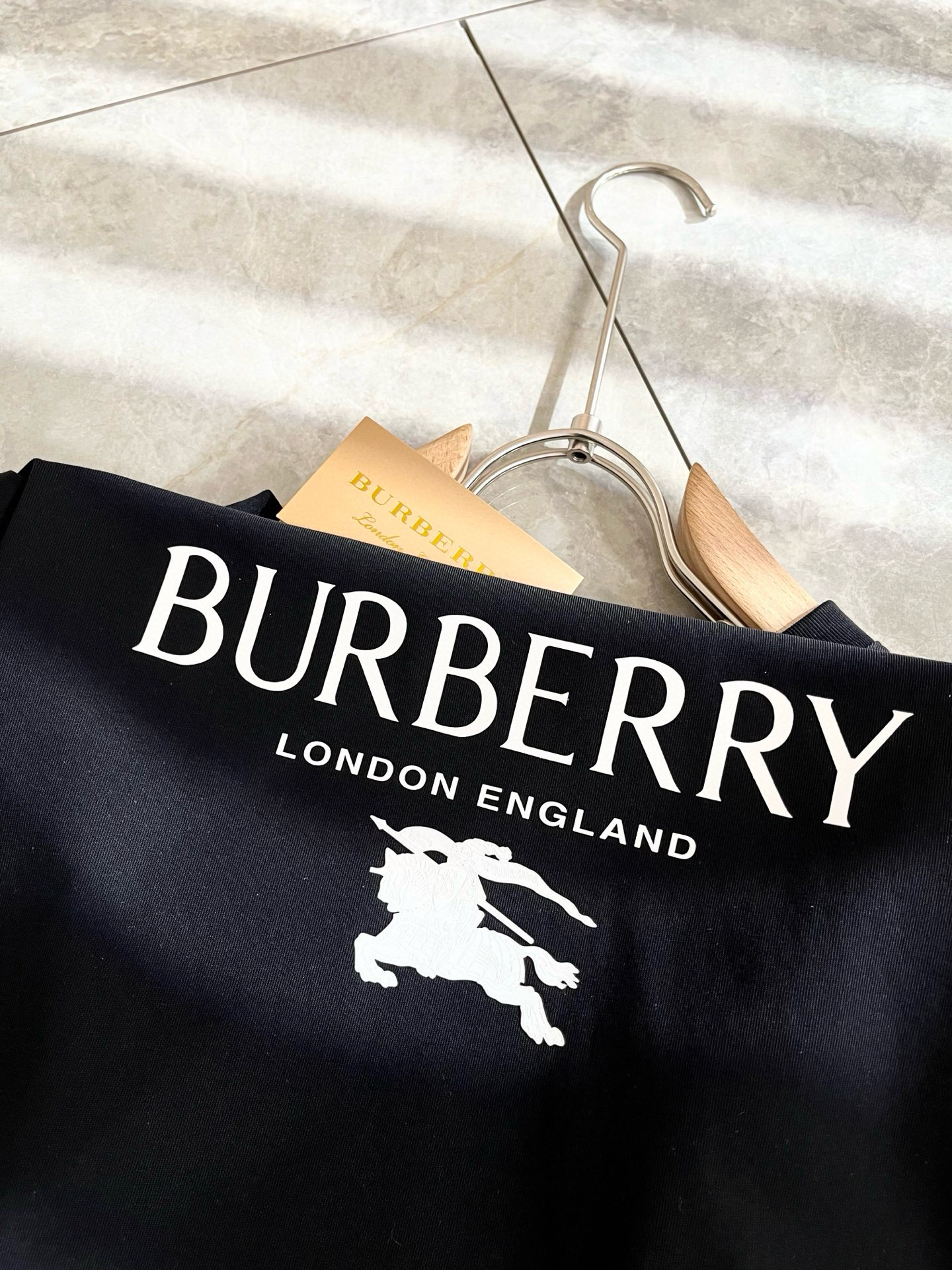 BURBER*Y巴*莉2026春夏新品男女同款👫短袖T恤，重磅来袭，最近比较火热的环保纯棉面料制作而成，