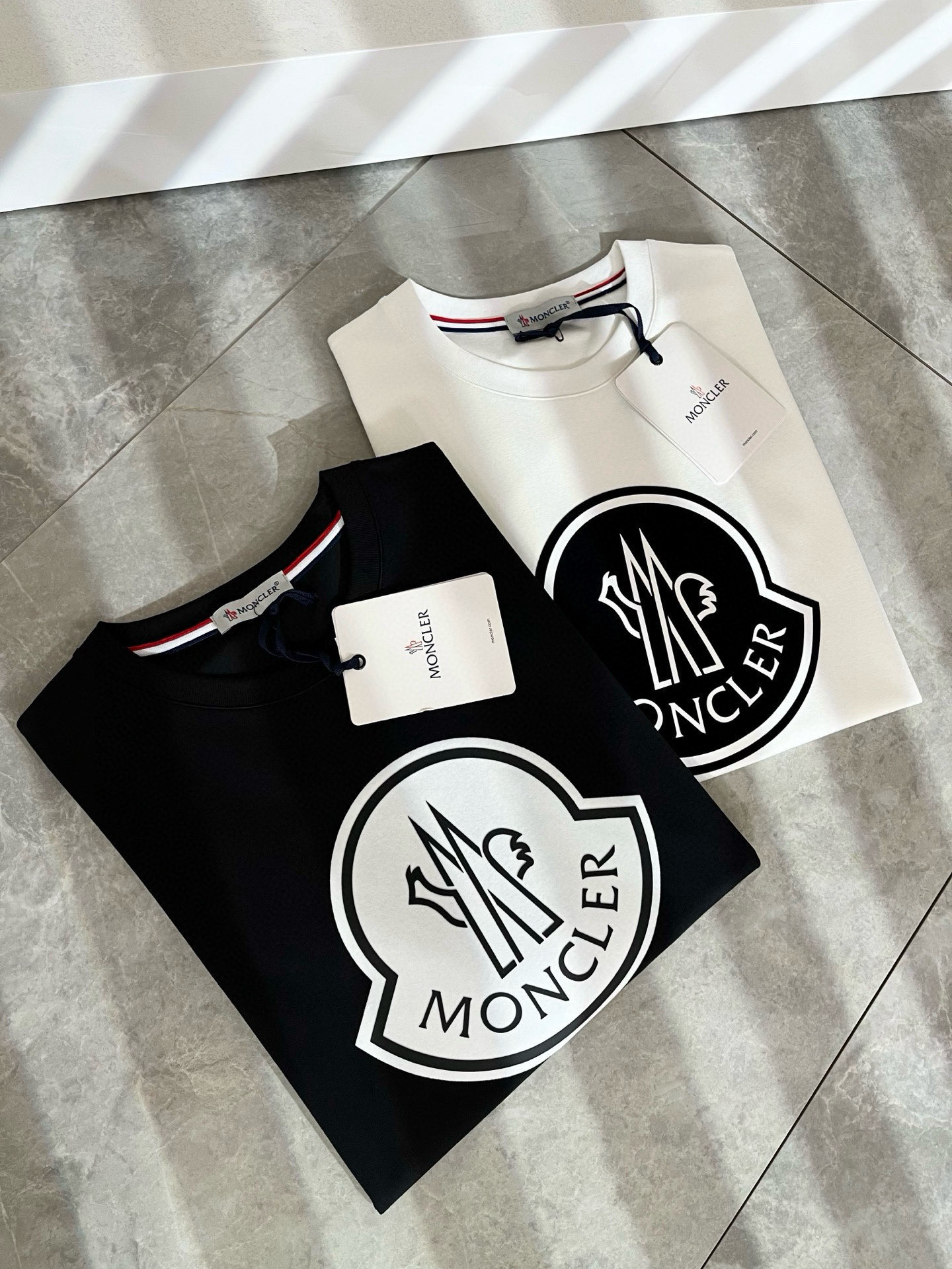 Moncler蒙家 2026春夏最新男女同款👫贸易订单短袖T恤，全品相！！网红款！采用logo图案压胶设