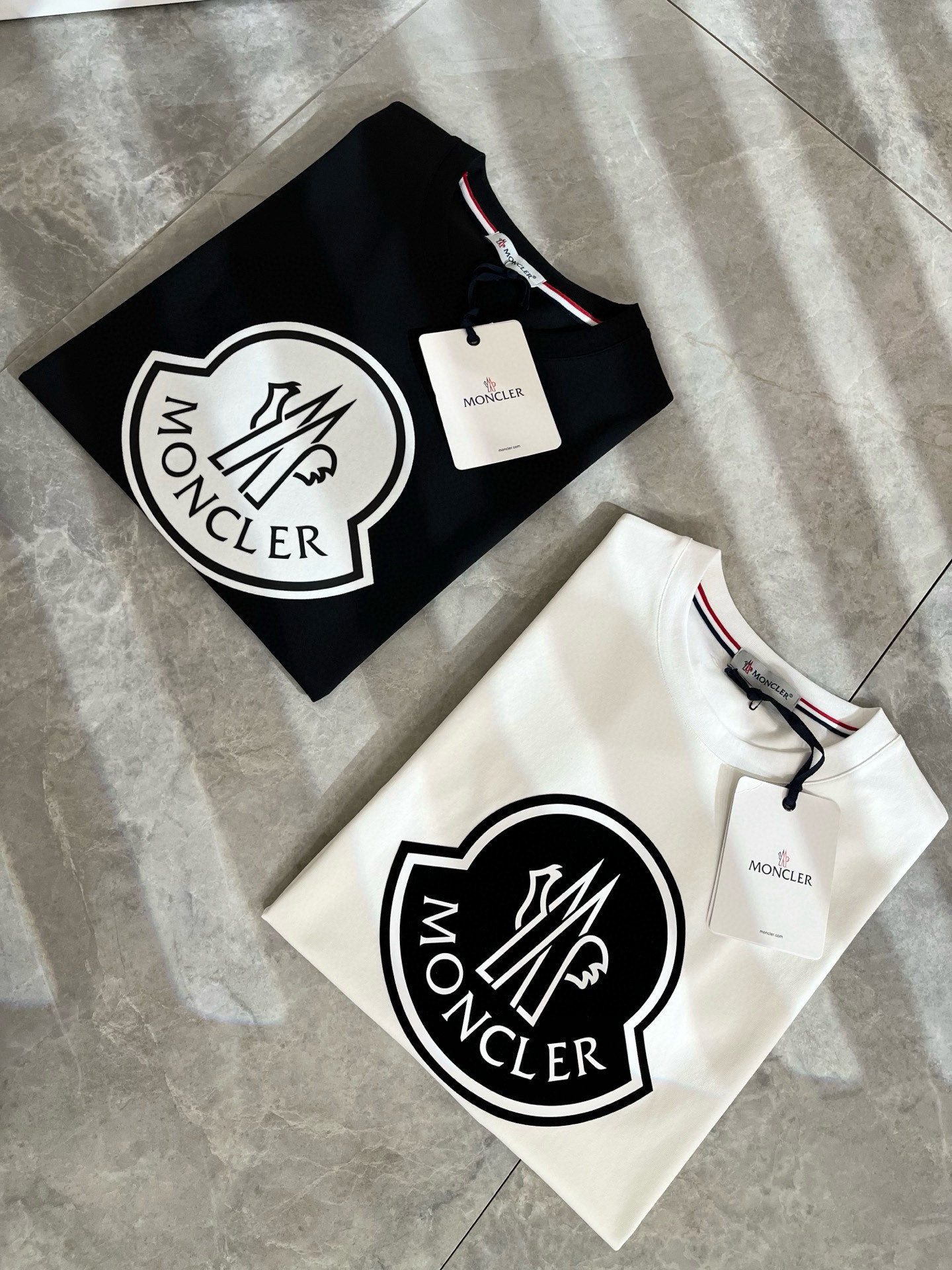Moncler蒙家 2026春夏最新男女同款👫贸易订单短袖T恤，全品相！！网红款！采用logo图案压胶设