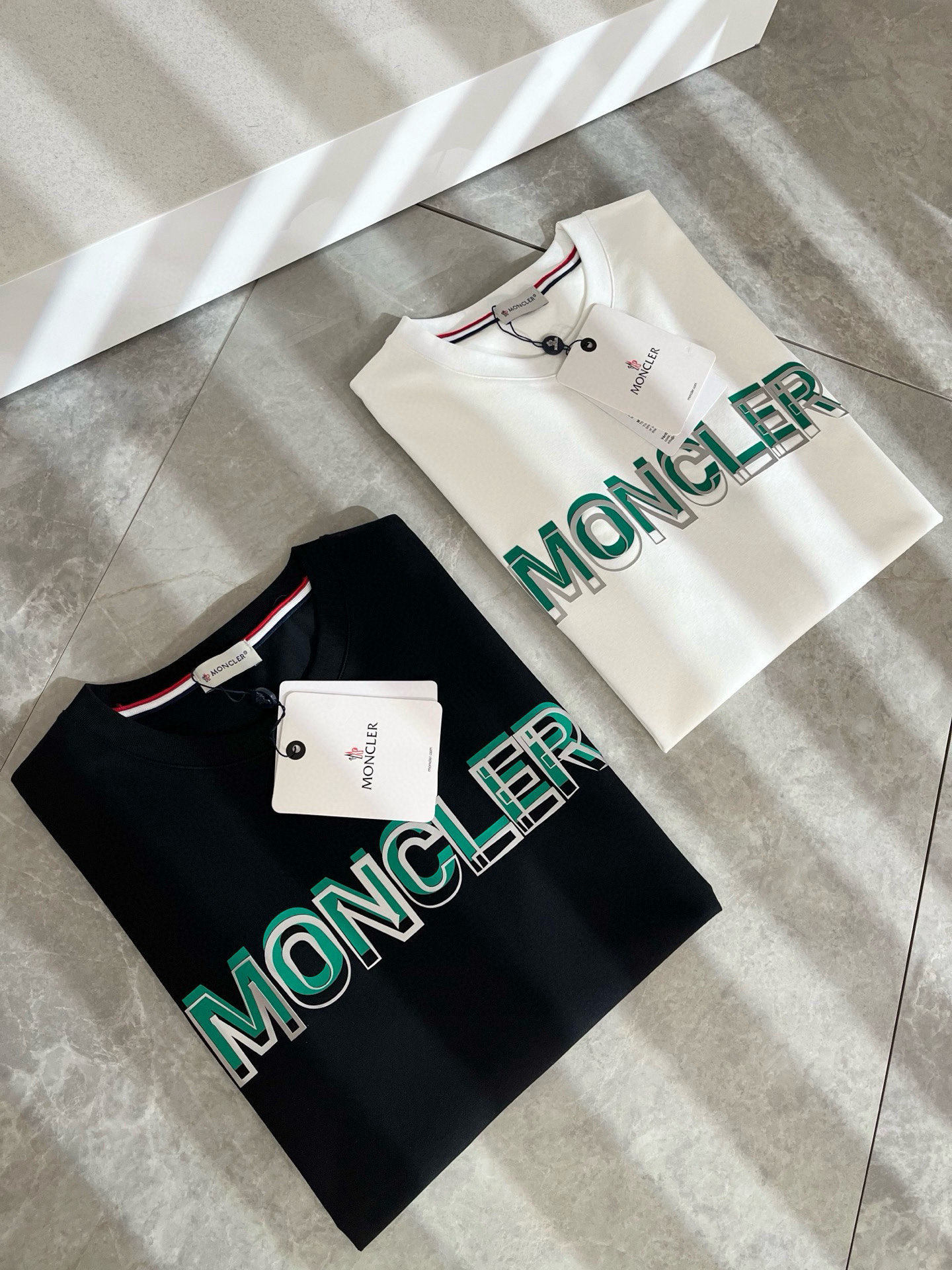 Moncler蒙家 2026春夏最新男女同款👫贸易订单短袖T恤，全品相！！网红款！采用logo图案压胶设