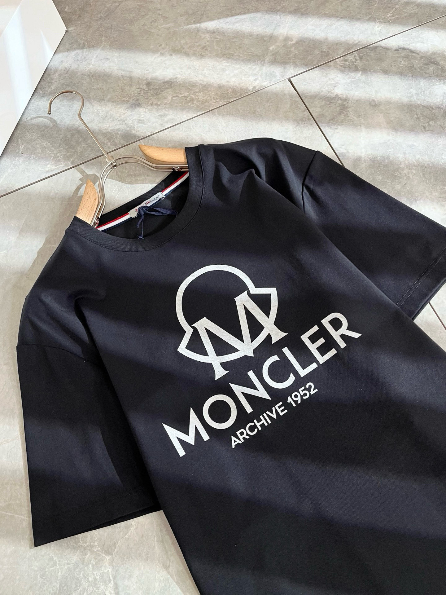Moncler蒙家 2026春夏最新男女同款👫贸易订单短袖T恤，全品相！！网红款！采用logo图案压胶设