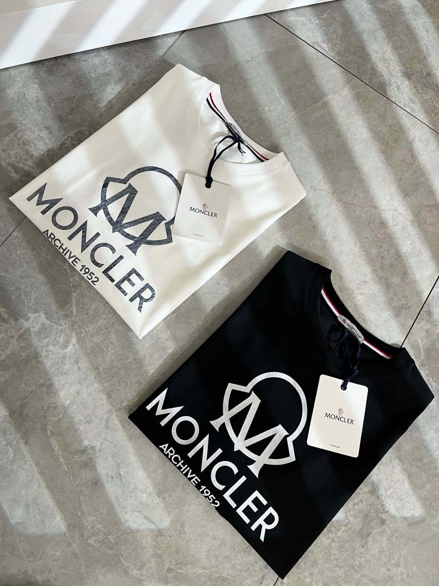 Moncler蒙家 2026春夏最新男女同款👫贸易订单短袖T恤，全品相！！网红款！采用logo图案压胶设