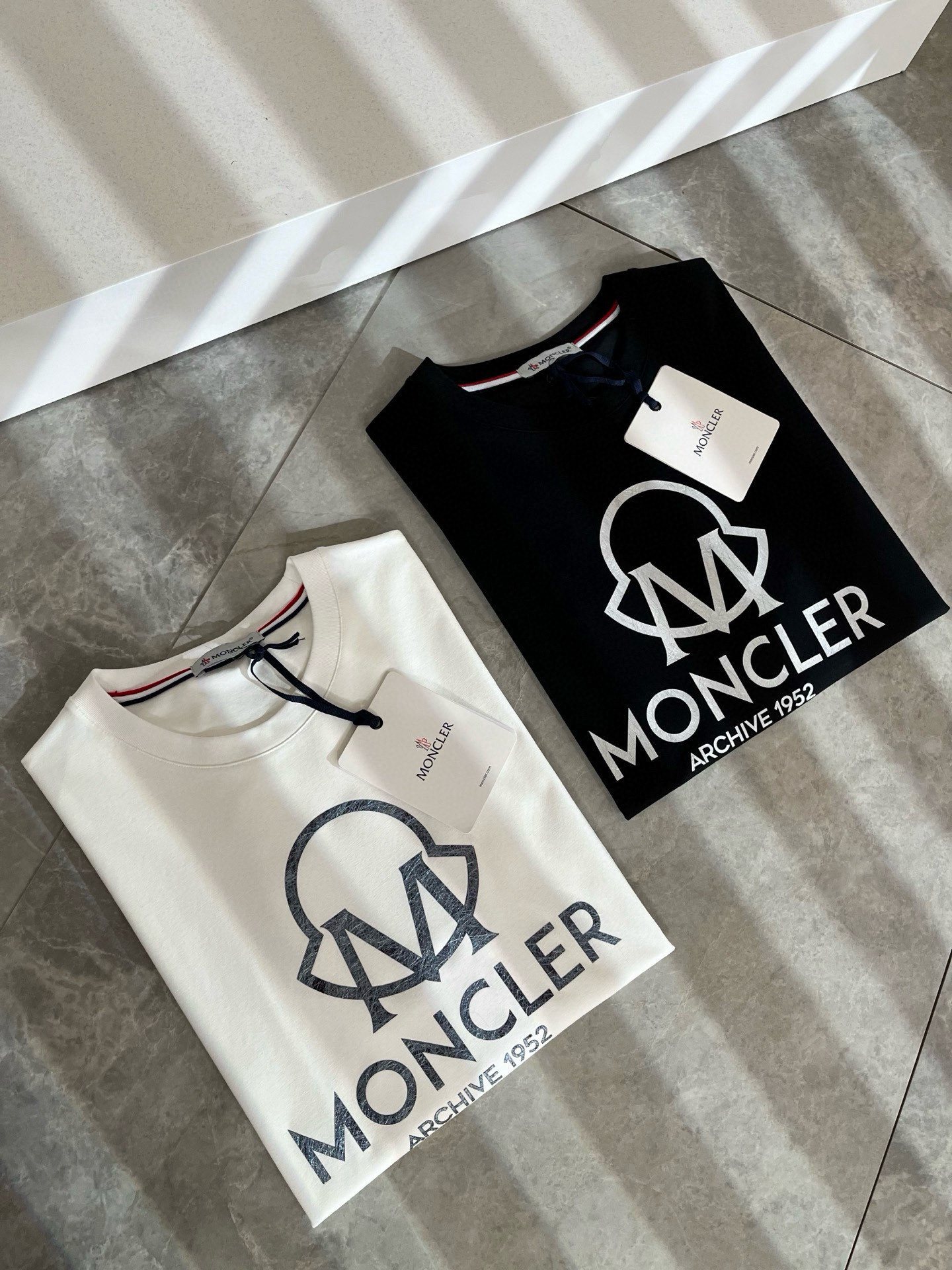 Moncler蒙家 2026春夏最新男女同款👫贸易订单短袖T恤，全品相！！网红款！采用logo图案压胶设