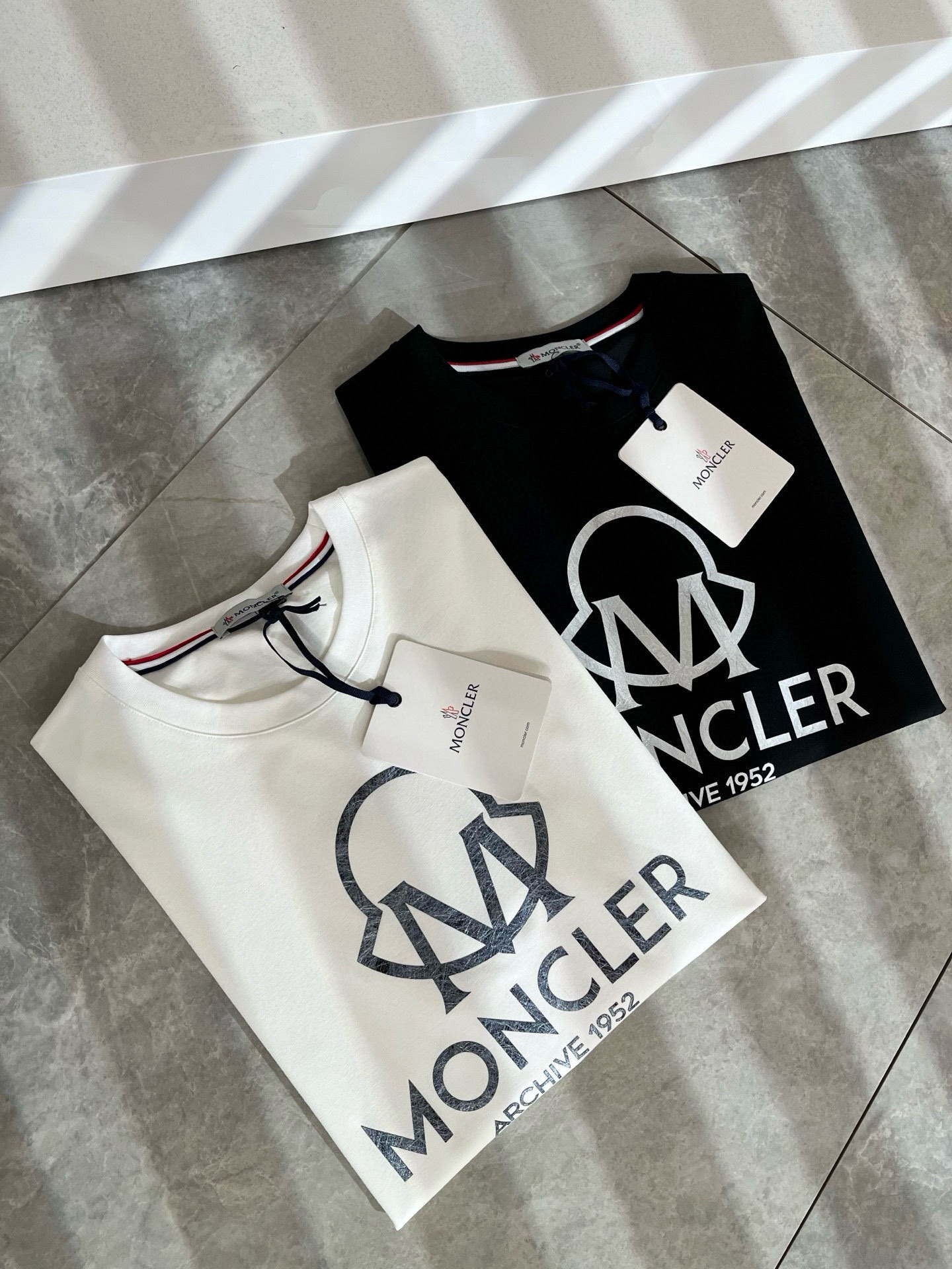 Moncler蒙家 2026春夏最新男女同款👫贸易订单短袖T恤，全品相！！网红款！采用logo图案压胶设