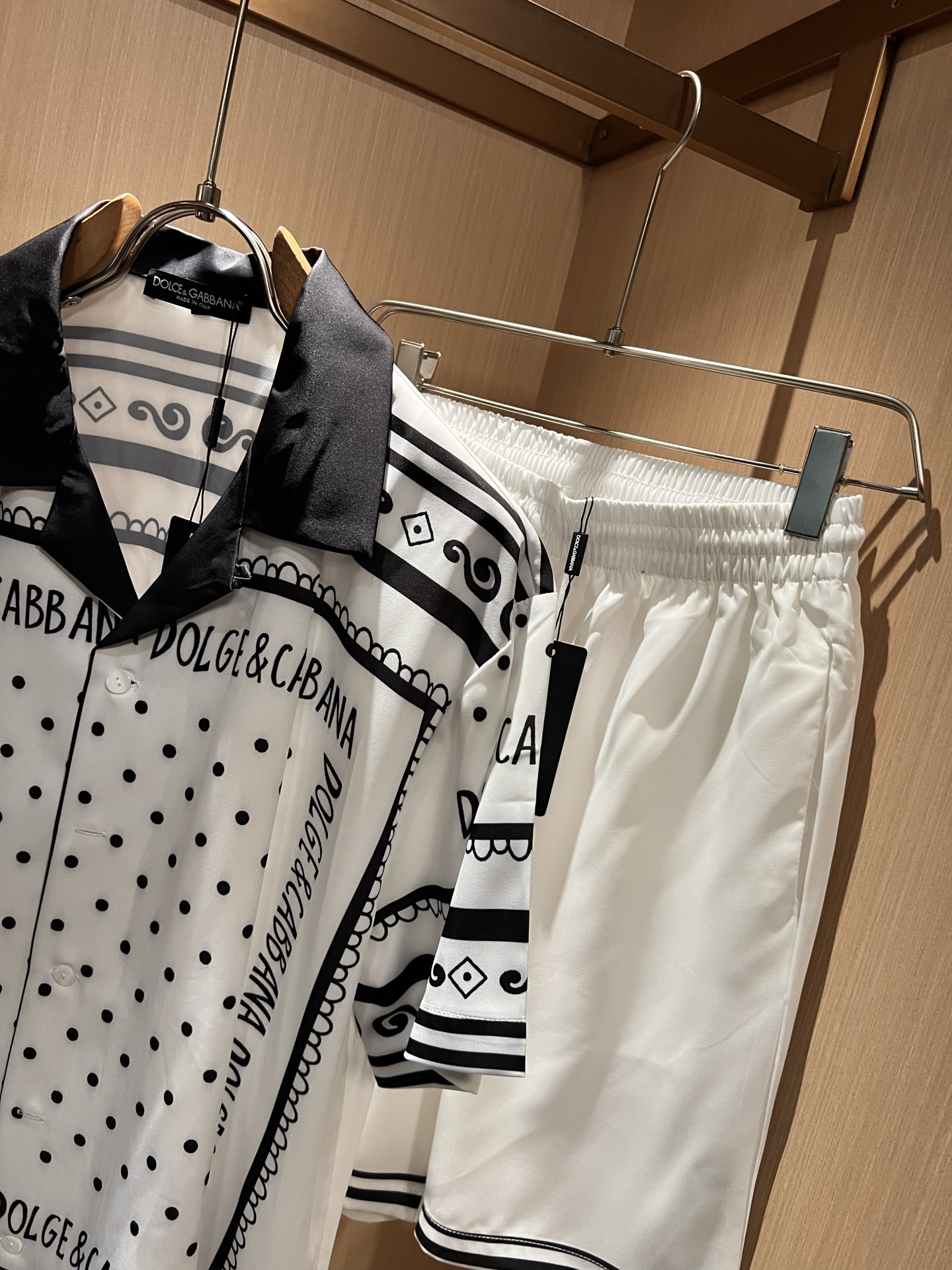 Dolce&Gabba*a 杜嘉*纳2026春夏新款男女同款👫睡衣套装，专柜同步发售！定制专属丝绸棉面料