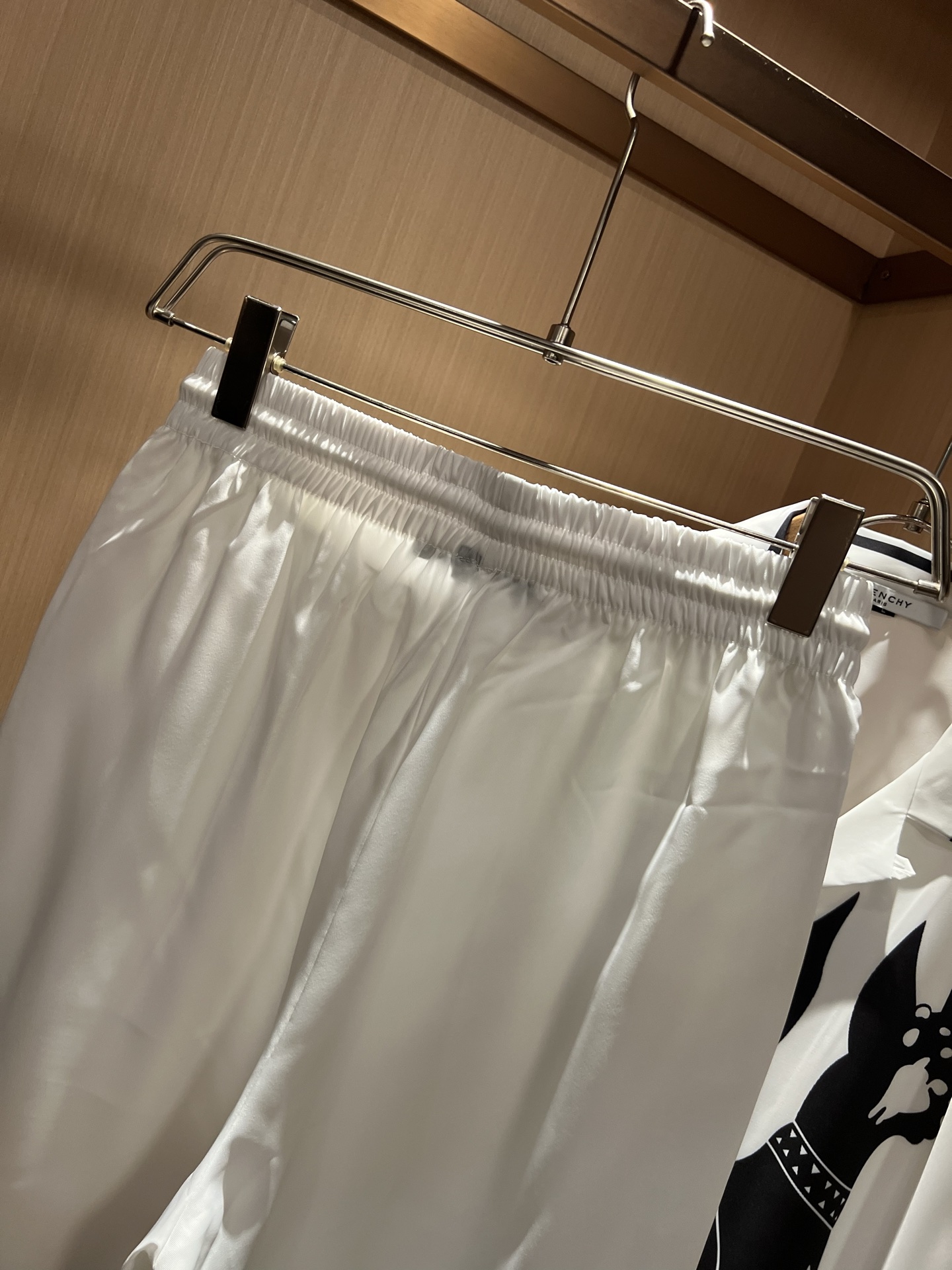 Giv*chy/纪*希2026春夏新款男女同款👫休闲睡衣套装，主创时尚注入了全新时尚能量。通过探索各种题