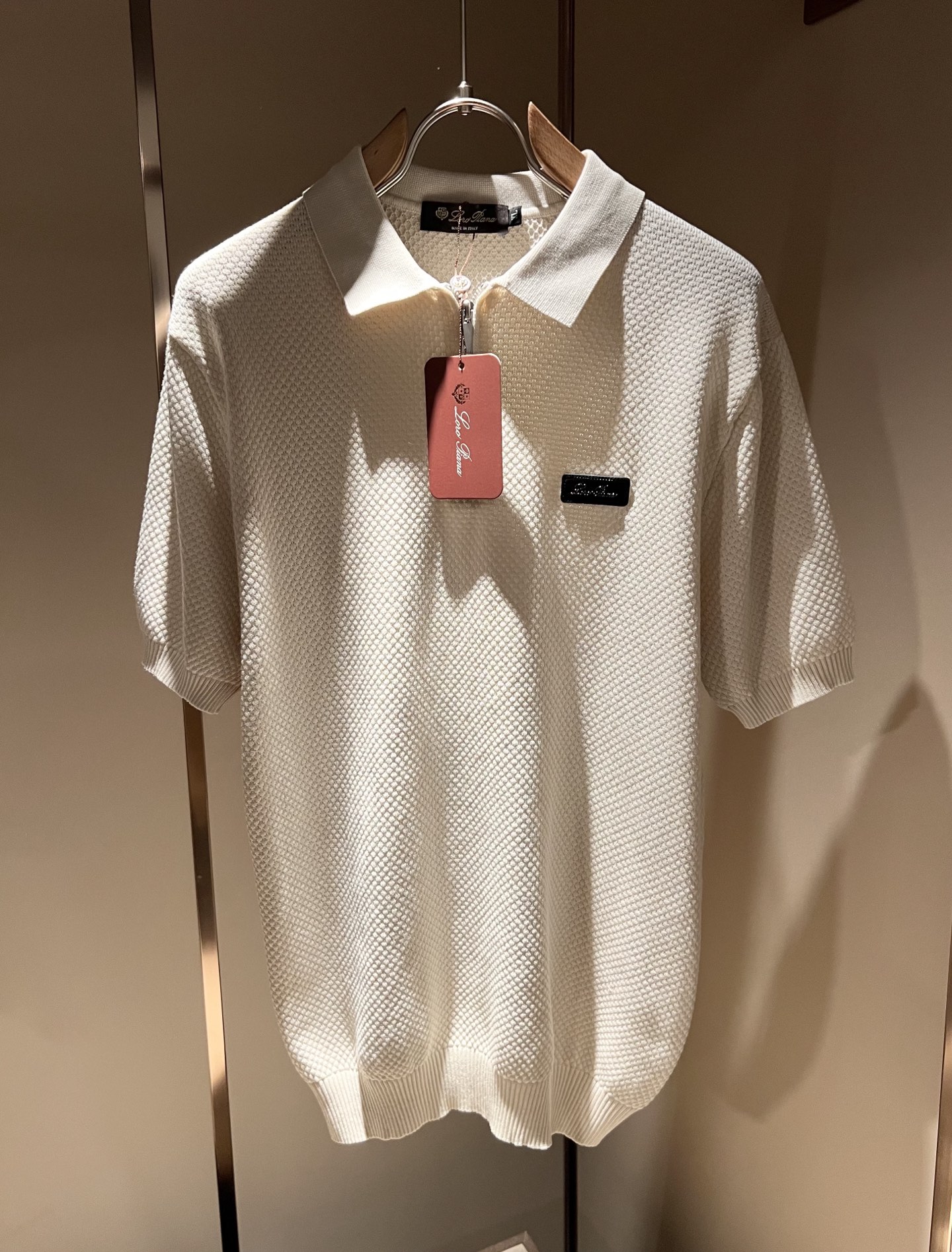 loro Piana诺悠翩雅 2026春夏男士最新的贸易订单翻领针织短袖T恤，全品相！！上身舒适透气，不