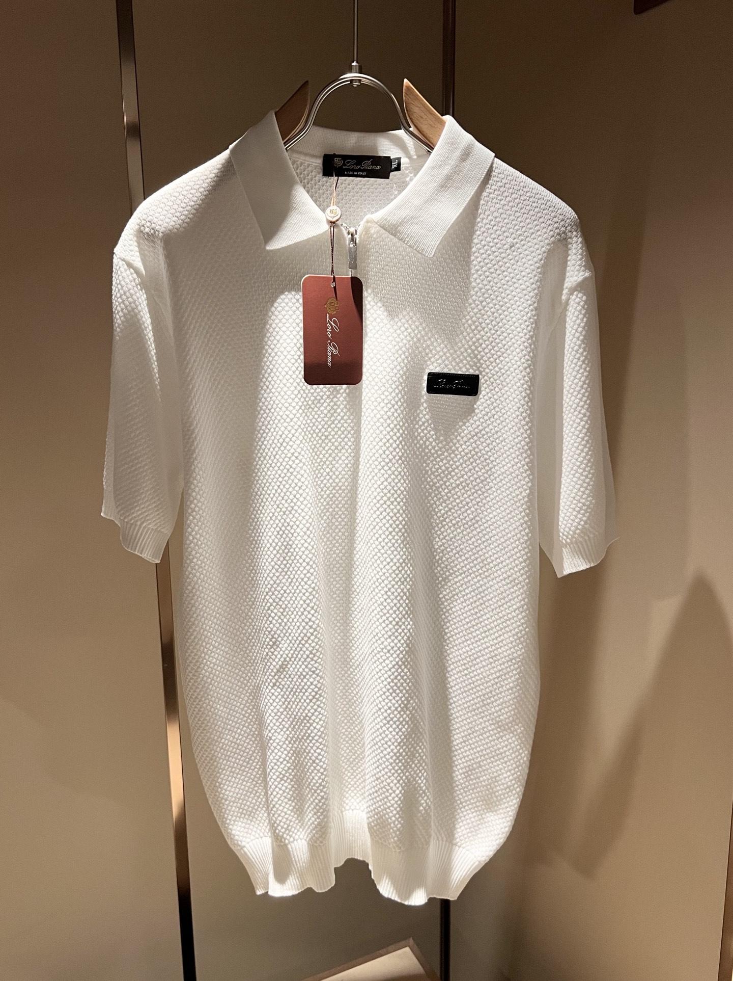 loro Piana诺悠翩雅 2026春夏男士最新的贸易订单翻领针织短袖T恤，全品相！！上身舒适透气，不