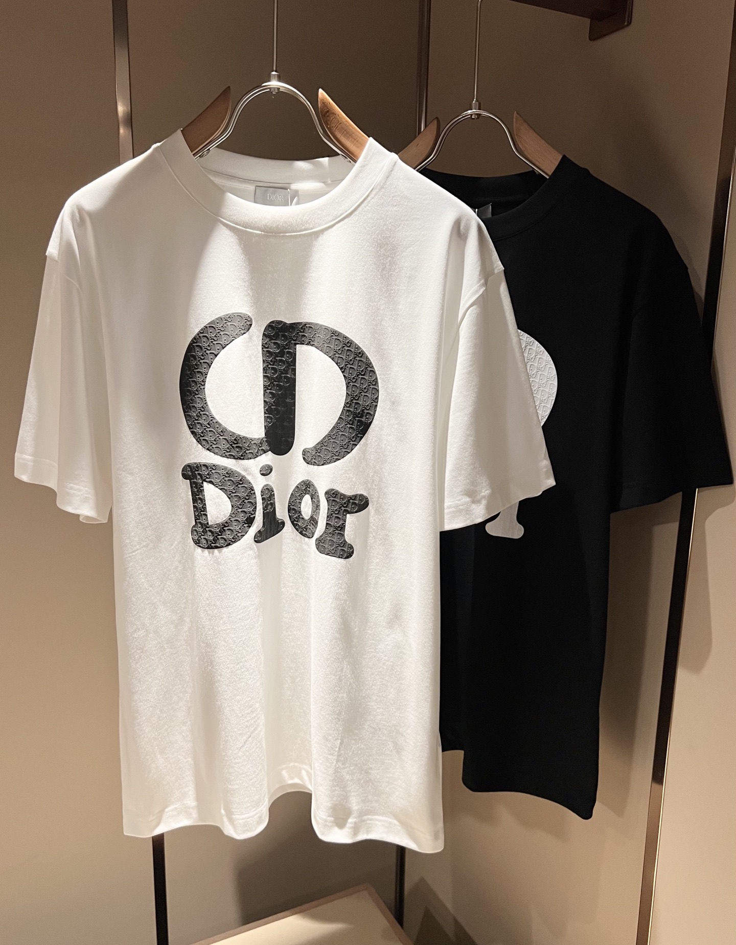 Dio*迪家 2026春夏新款男女同款👫短袖T恤，专柜同步发售！定制专属260克纯棉面料，定制原版工艺螺