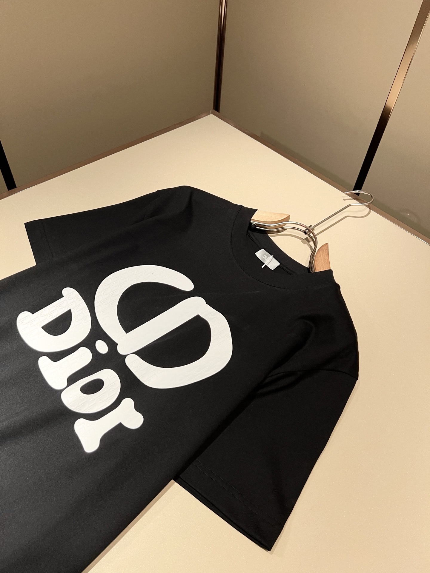 Dio*迪家 2026春夏新款男女同款👫短袖T恤，专柜同步发售！定制专属260克纯棉面料，定制原版工艺螺