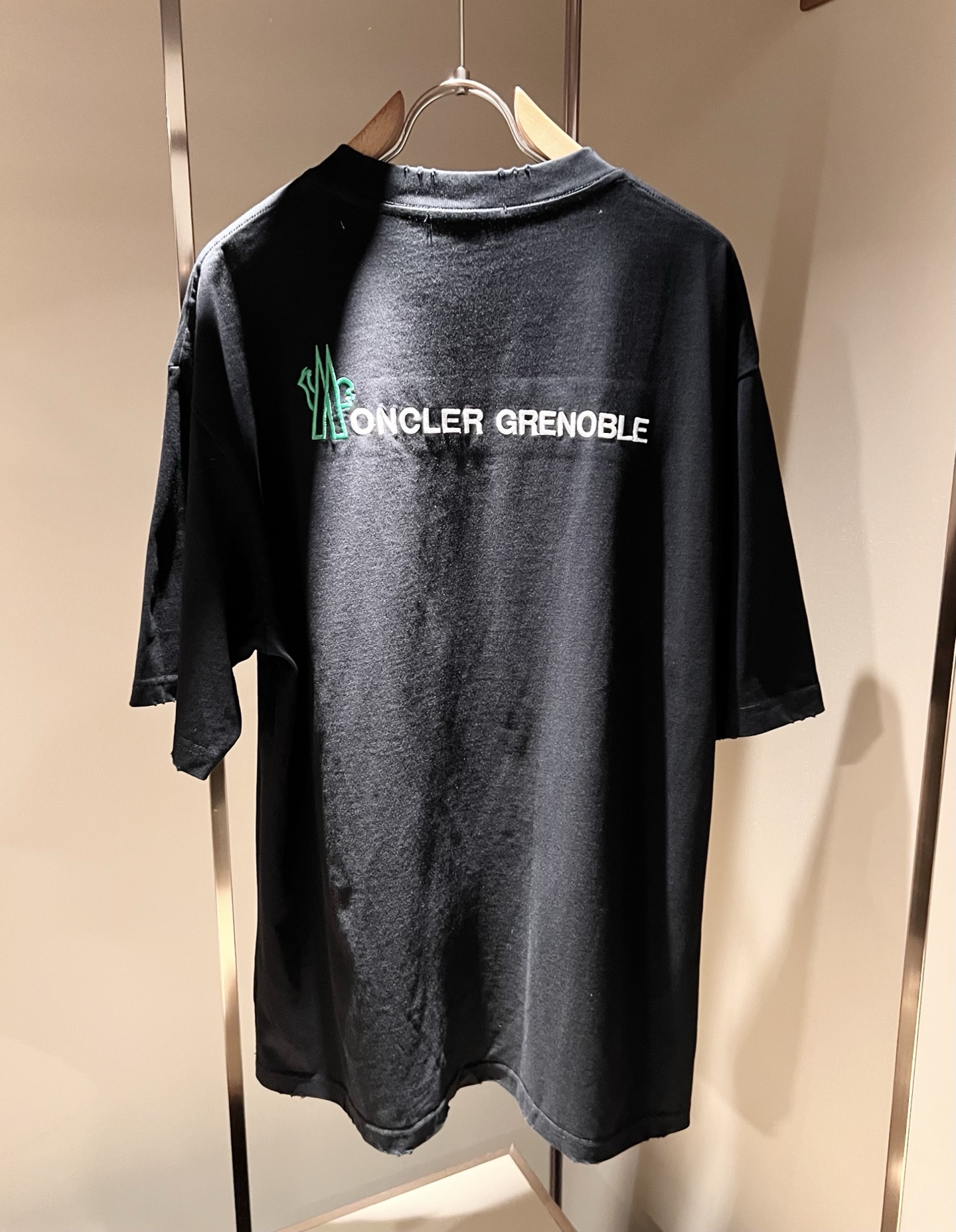 Moncler蒙家 2026春夏最新男女同款👫贸易订单短袖T恤，全品相！！网红款！采用logo图案刺绣设