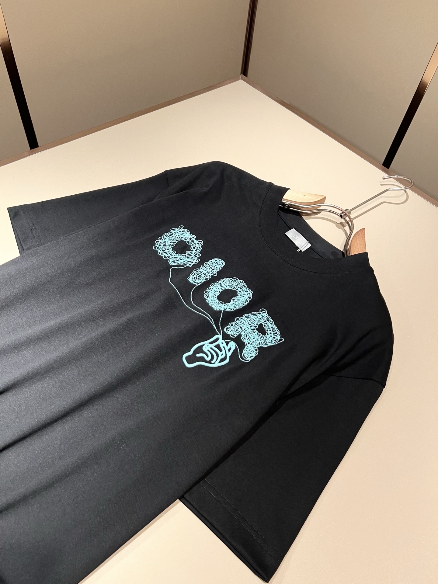 Dio*迪家 2026春夏新款男女同款👫短袖T恤，专柜同步发售！定制专属260克纯棉面料，定制原版工艺螺