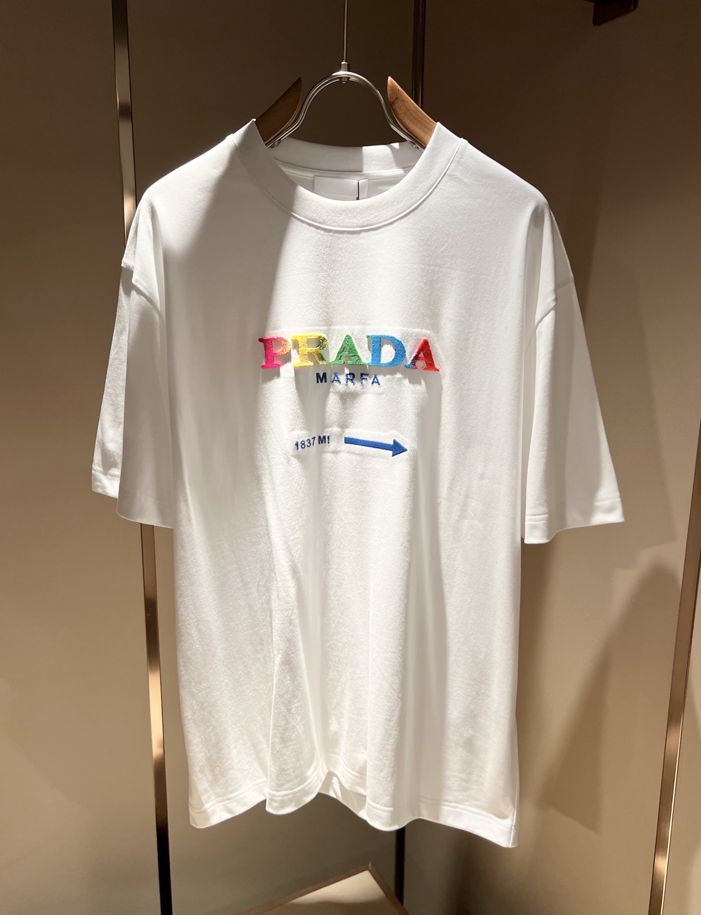 PRAD*A普*达2026春夏新款男女同款👫短袖T恤，最新款全网独家首上！！~既经典有时尚百搭，谁不爱啊
