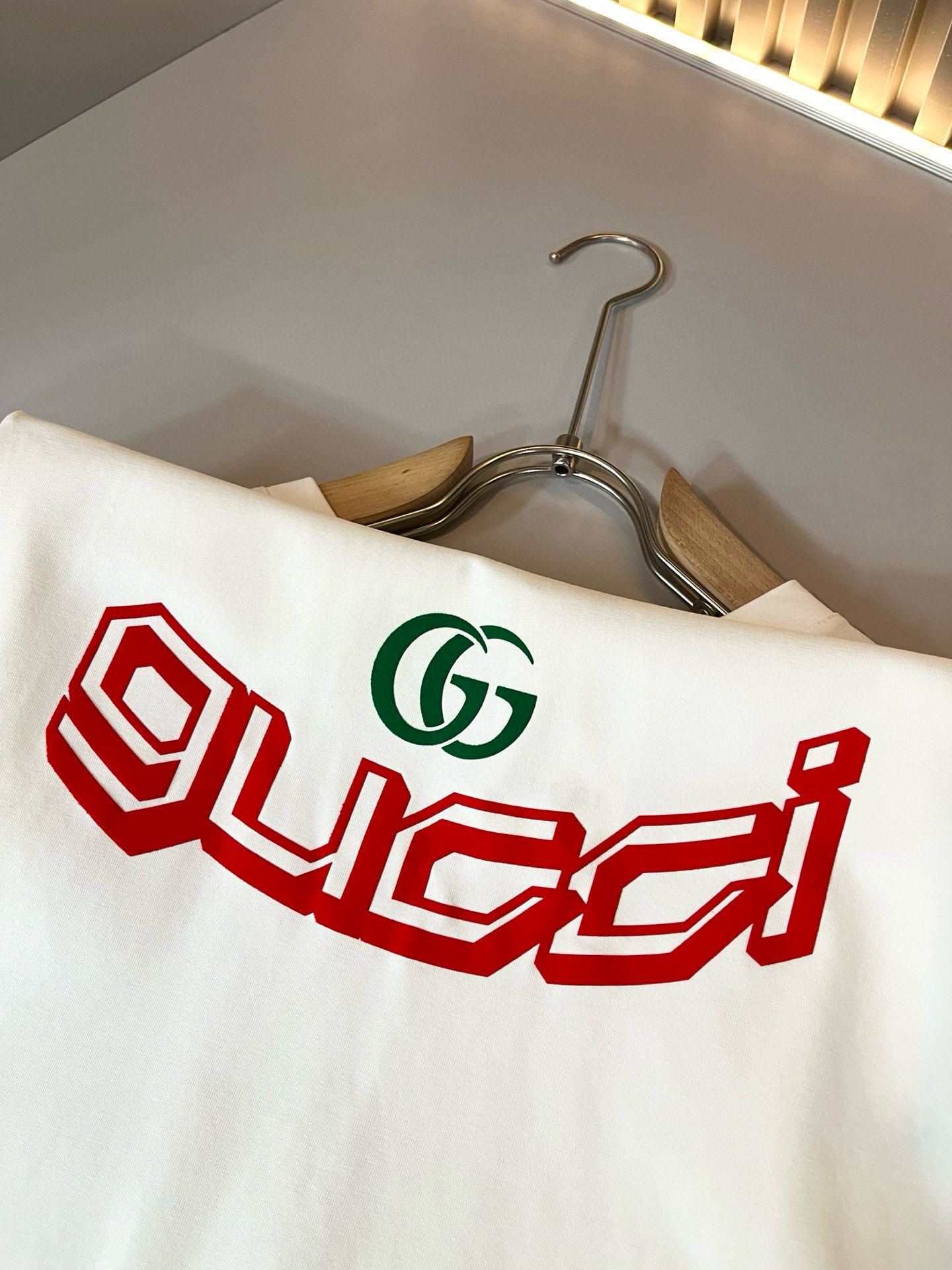 Gucc*古家 2026春夏新款男女同情侣款👫休闲宽松棉质圆领短袖T恤衫！贸易公司渠道稀出，同步官网发售