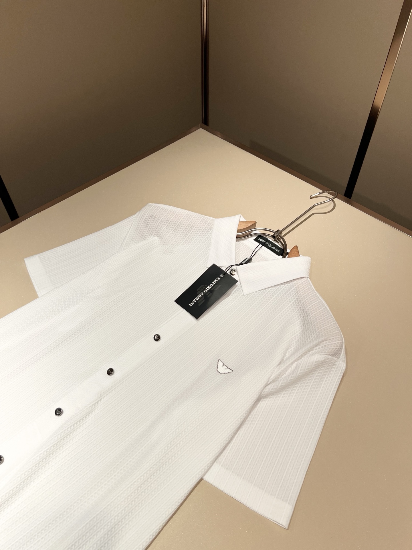 Arman阿*尼2026春夏新款男士休闲短袖衬衣，原单代工厂订单，胸前标志logo压胶设计！简洁的设计精