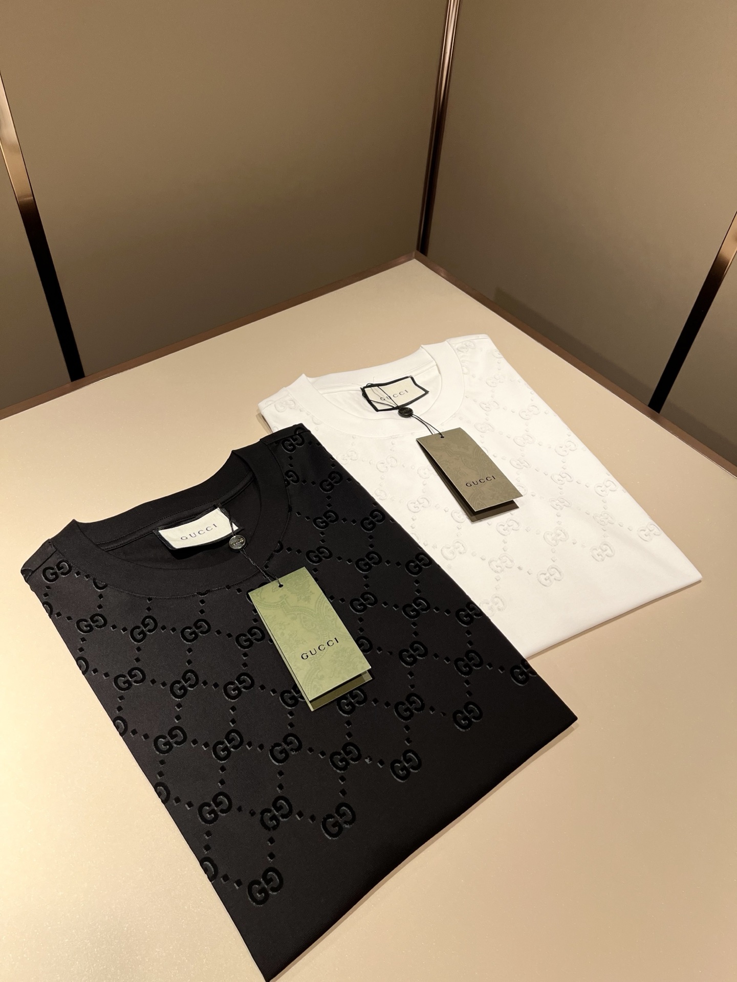 Gucc*古家 2026春夏新款男女同情侣款👫休闲宽松棉质圆领短袖T恤衫！贸易公司渠道稀出，同步官网发售