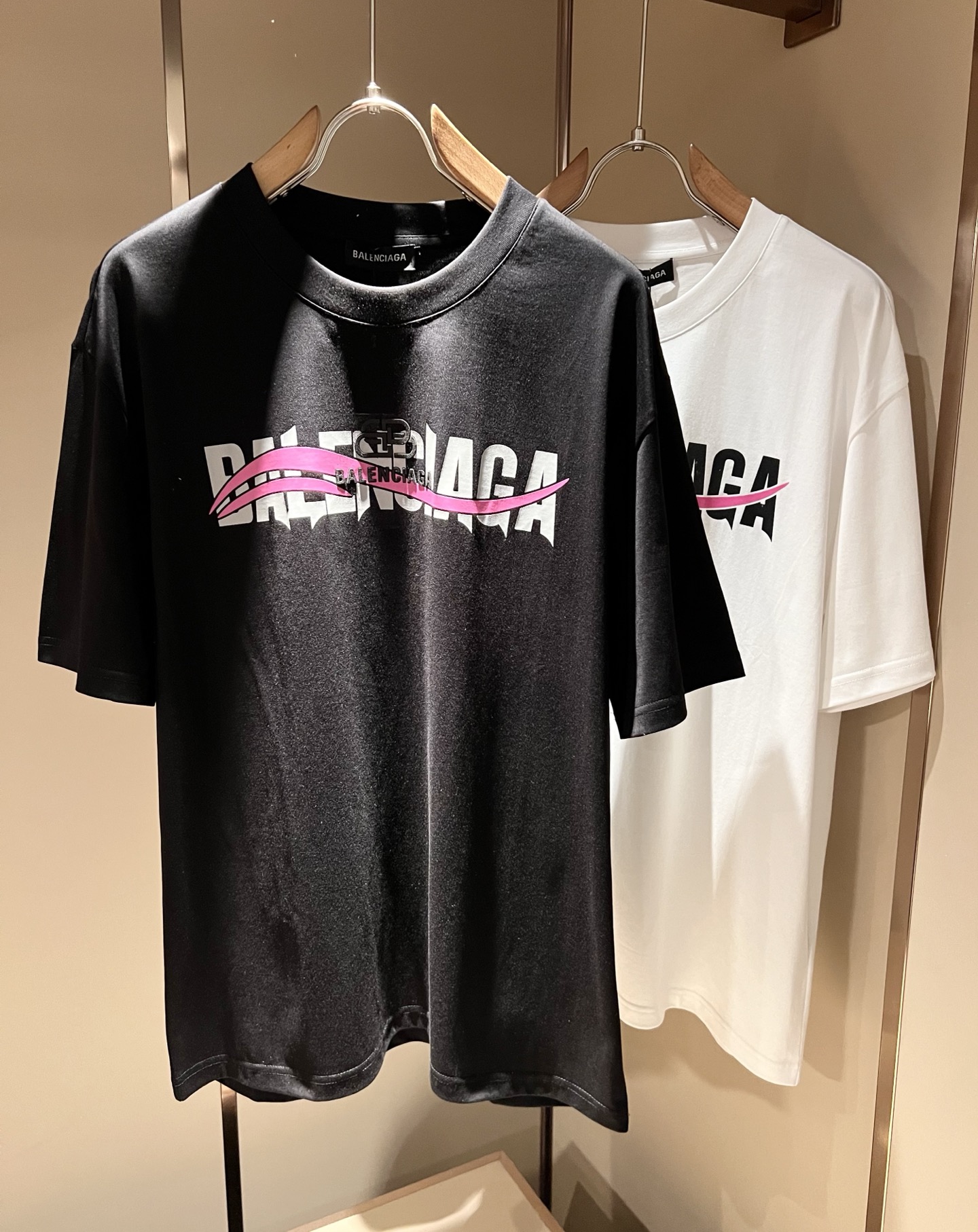 BALENCI*GA巴黎*家 2026春夏新款男女同款👫短袖T恤！走秀图案印花时尚休闲短袖T恤衫！设计l