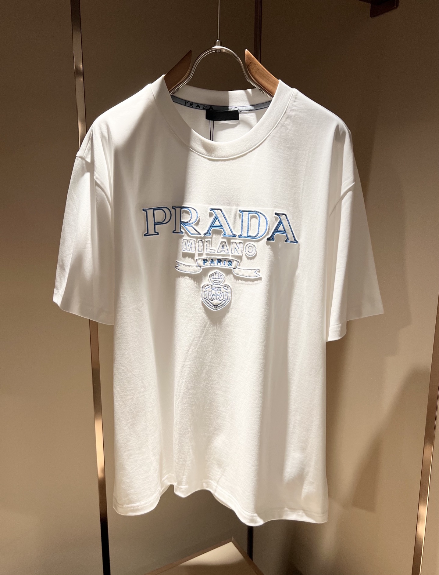 PRAD*A普*达2026春夏新款男女同款👫短袖T恤，最新款全网独家首上！！~既经典有时尚百搭，谁不爱啊
