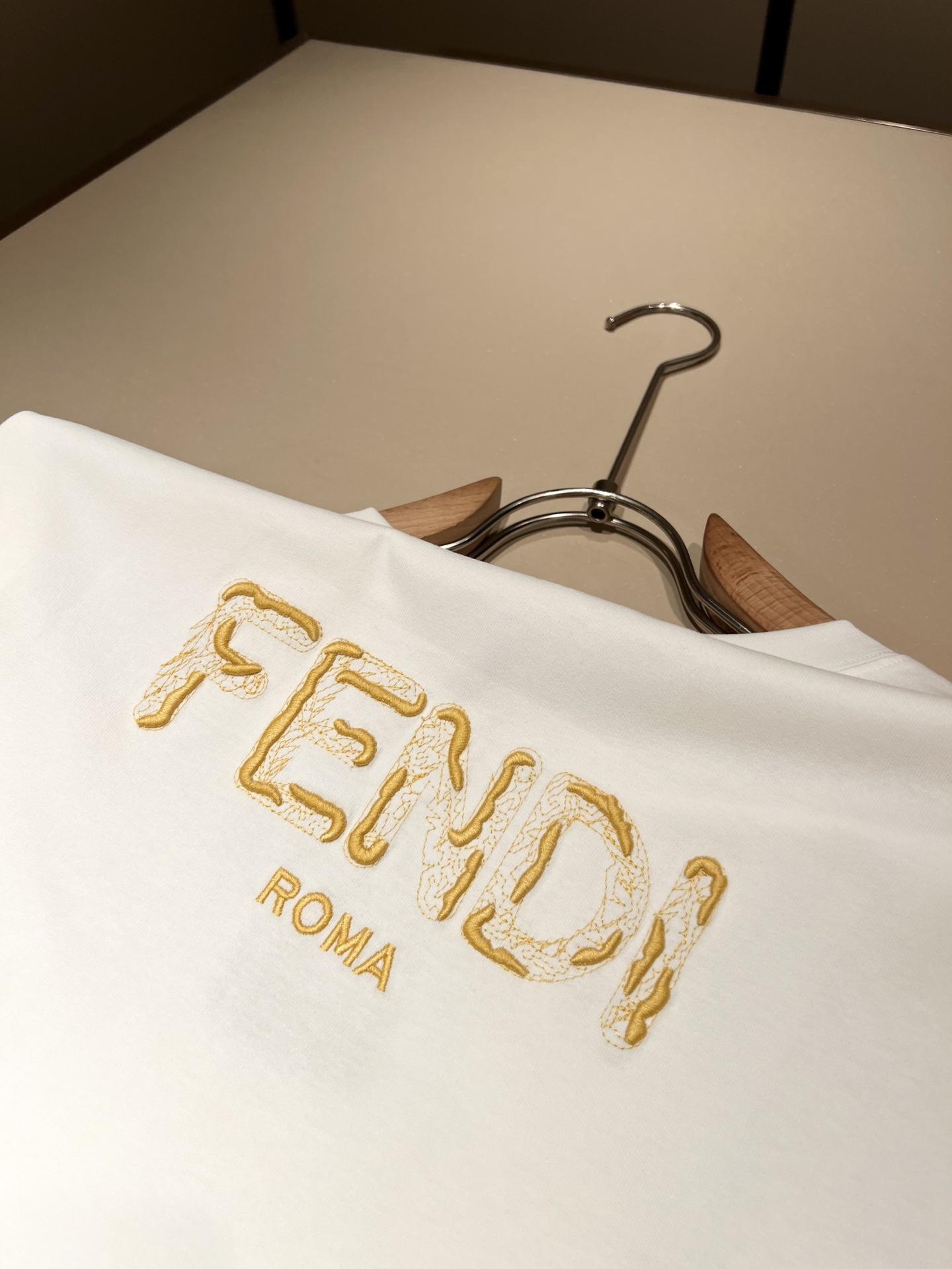 FEN*I 芬*迪2026春夏新款FD家族FF男女同款👫短袖T恤，男女同款👫百搭极简短袖。意大利原厂订单