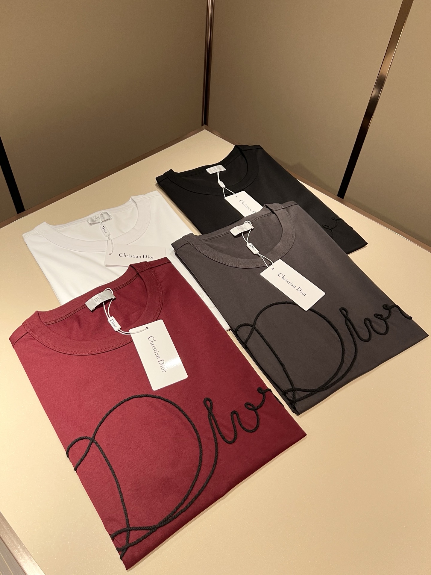 Dio*迪家 2026春夏新款男女同款👫短袖T恤，专柜同步发售！定制专属260克纯棉面料，定制原版工艺螺