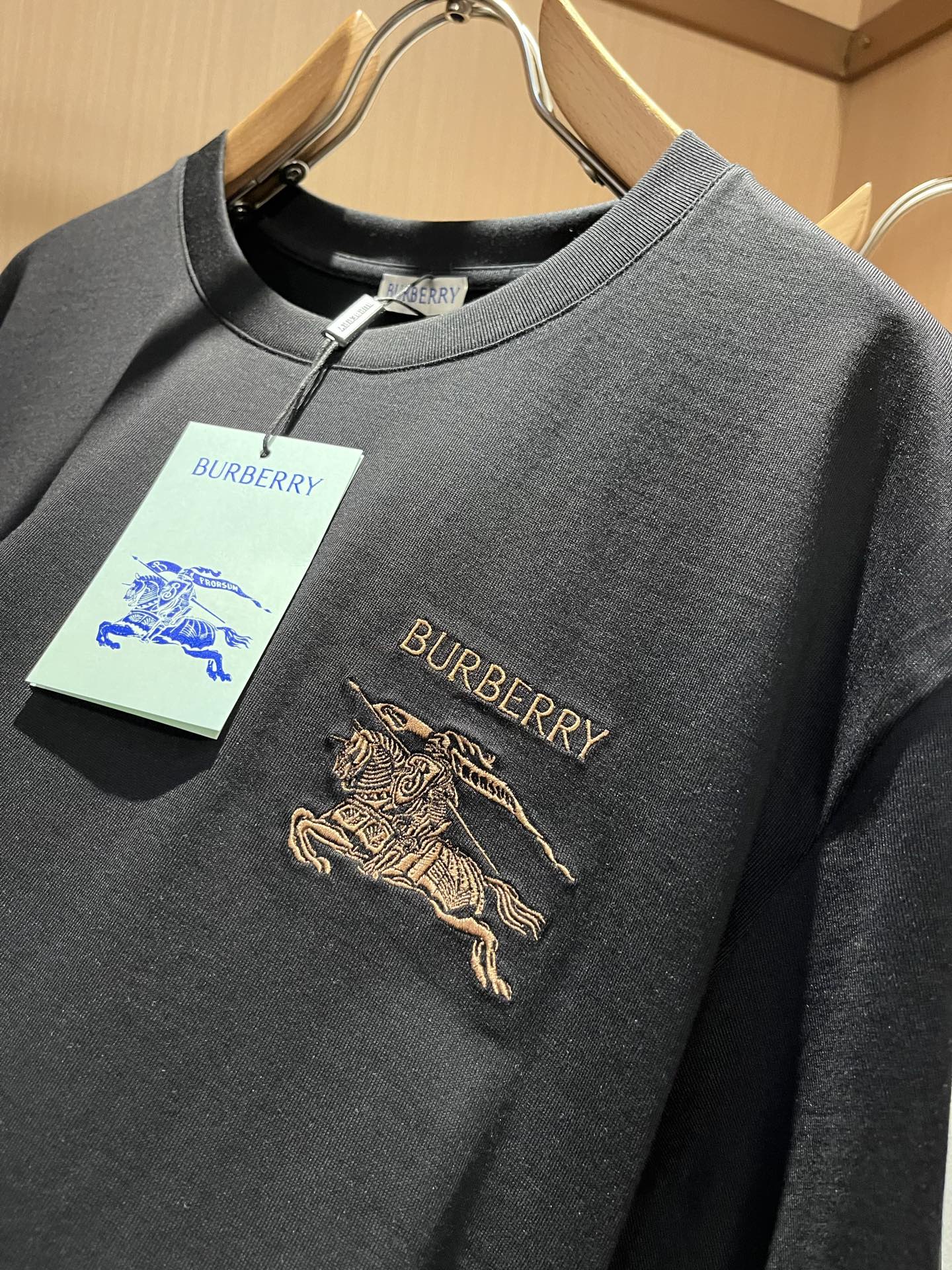 BURBER*Y巴*莉2026春夏新品男女同款👫短袖T恤，重磅来袭，最近比较火热的环保纯棉面料制作而成，