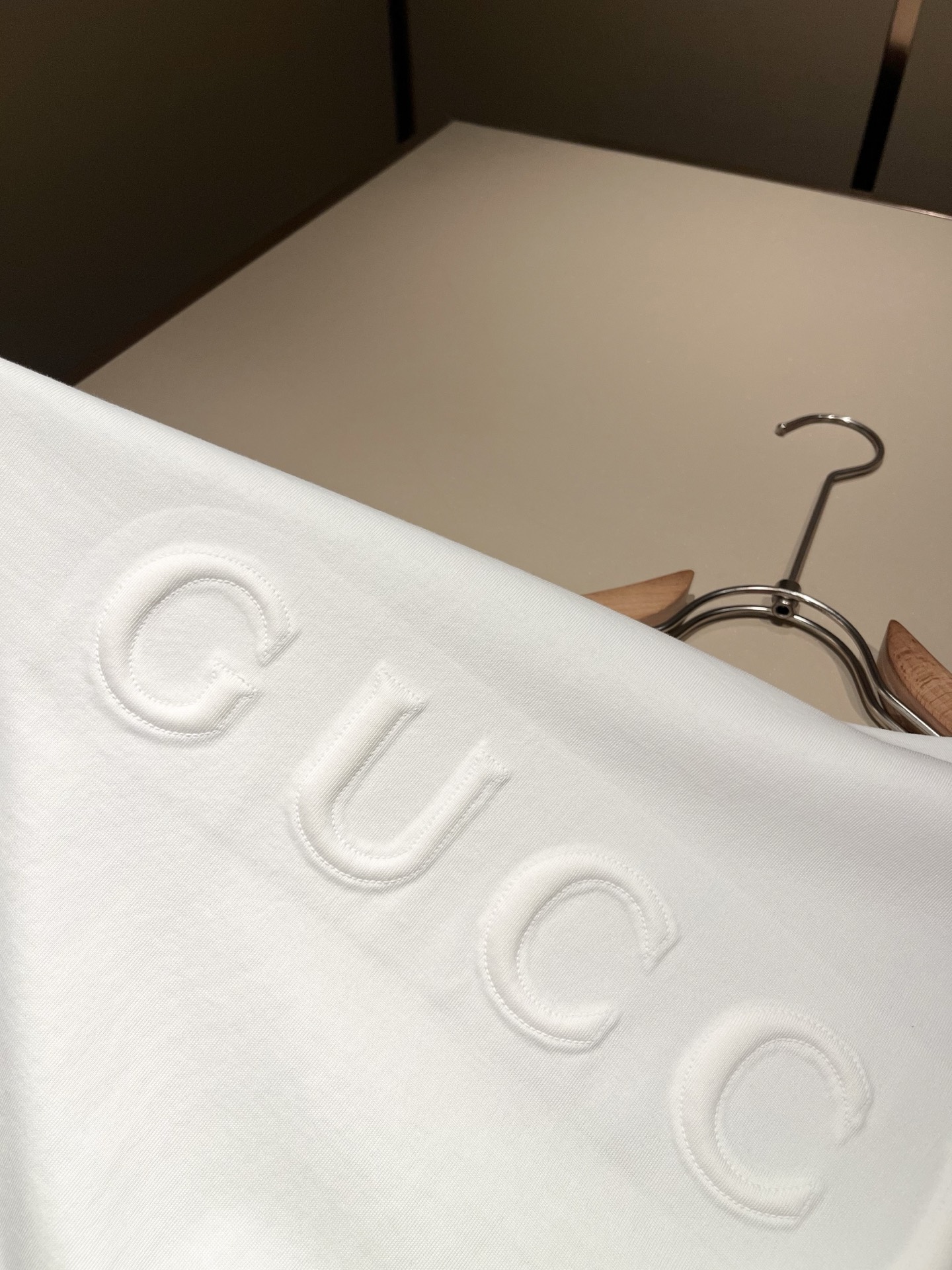 Gucc*古家 2026春夏新款男女同情侣款👫休闲宽松棉质圆领短袖T恤衫！贸易公司渠道稀出，同步官网发售
