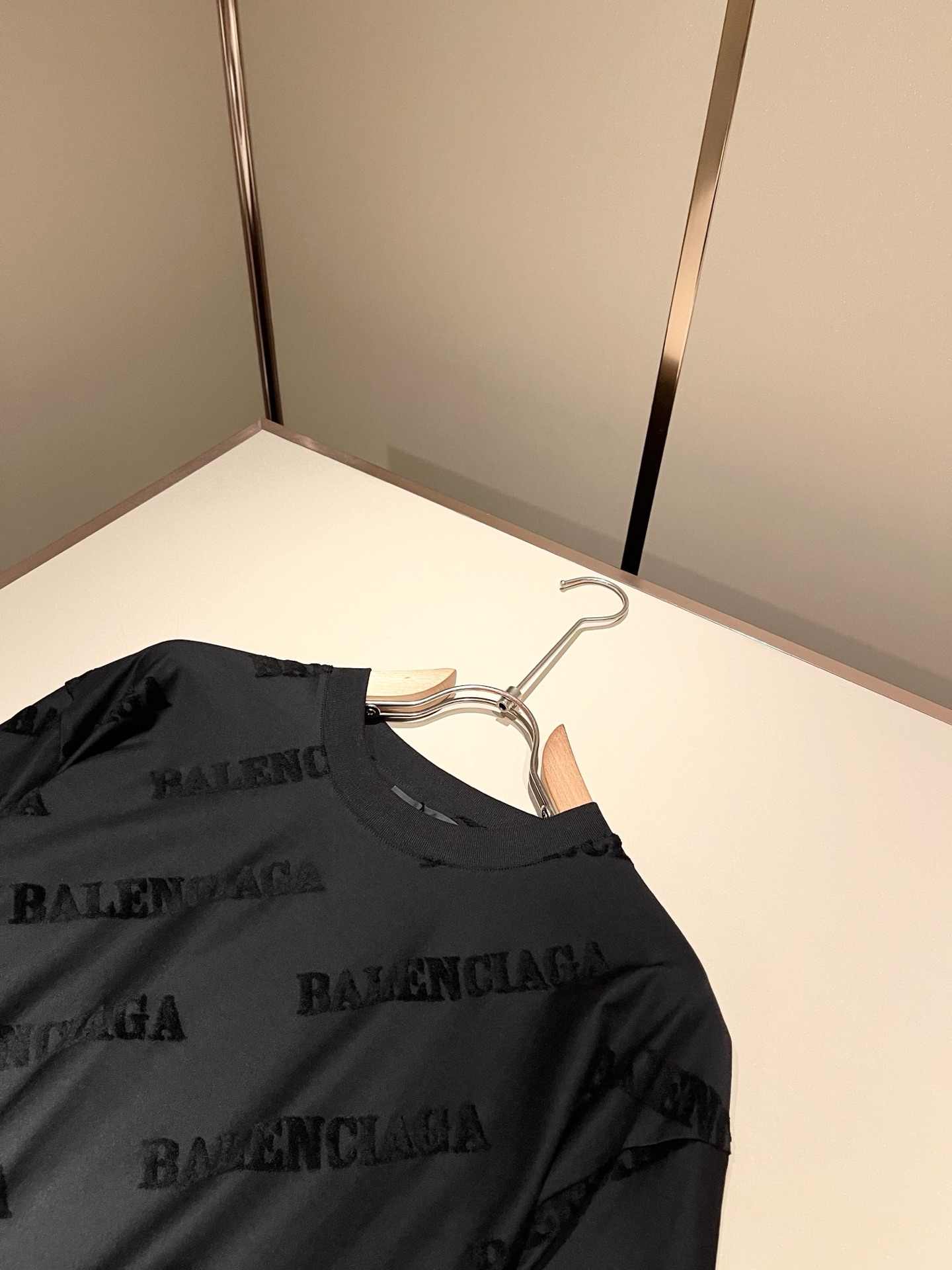 BALENCI*GA巴黎*家 2026春夏新款男女同款👫短袖T恤！走秀图案提花时尚休闲短袖T恤衫！全景l