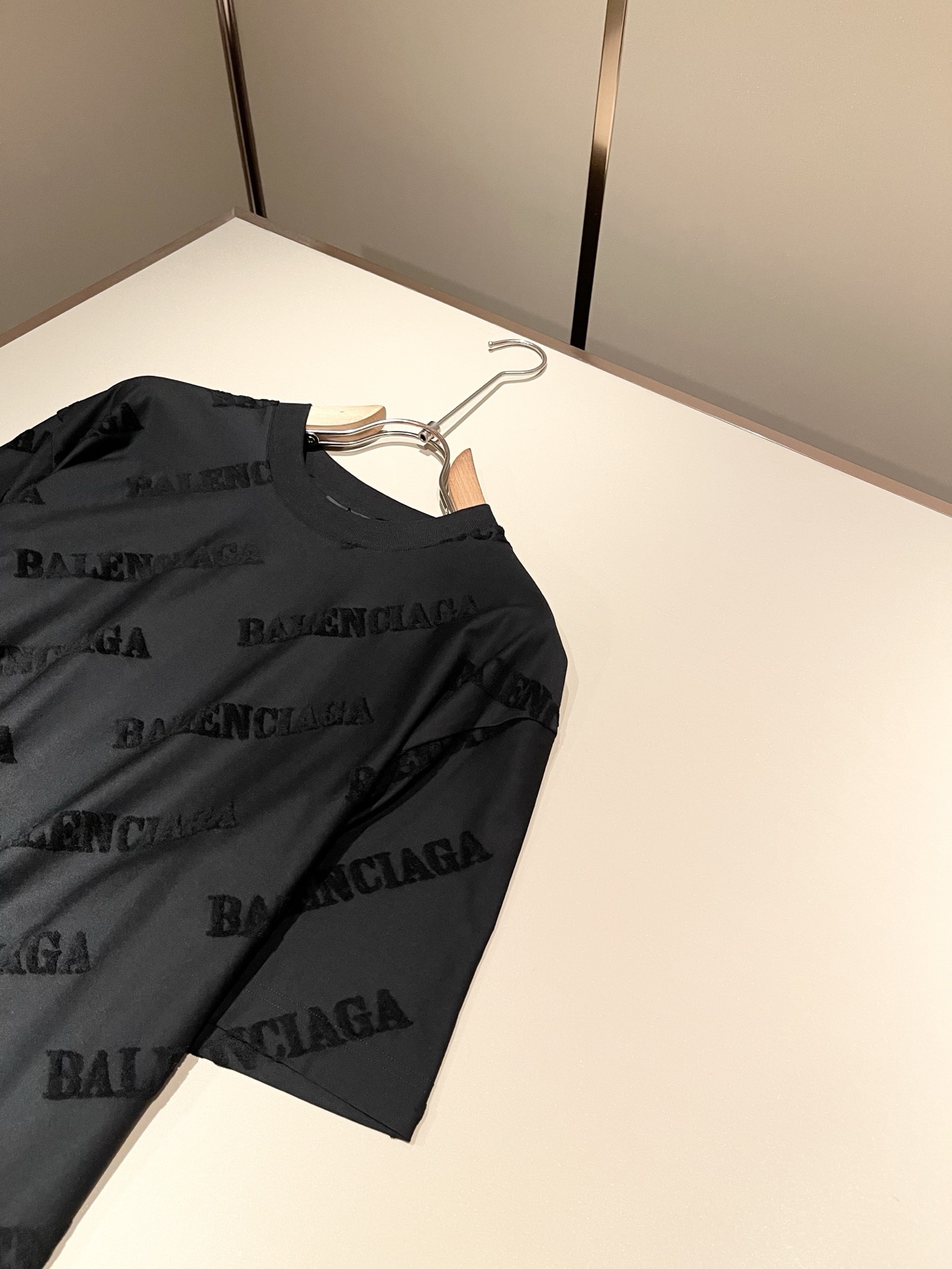 BALENCI*GA巴黎*家 2026春夏新款男女同款👫短袖T恤！走秀图案提花时尚休闲短袖T恤衫！全景l