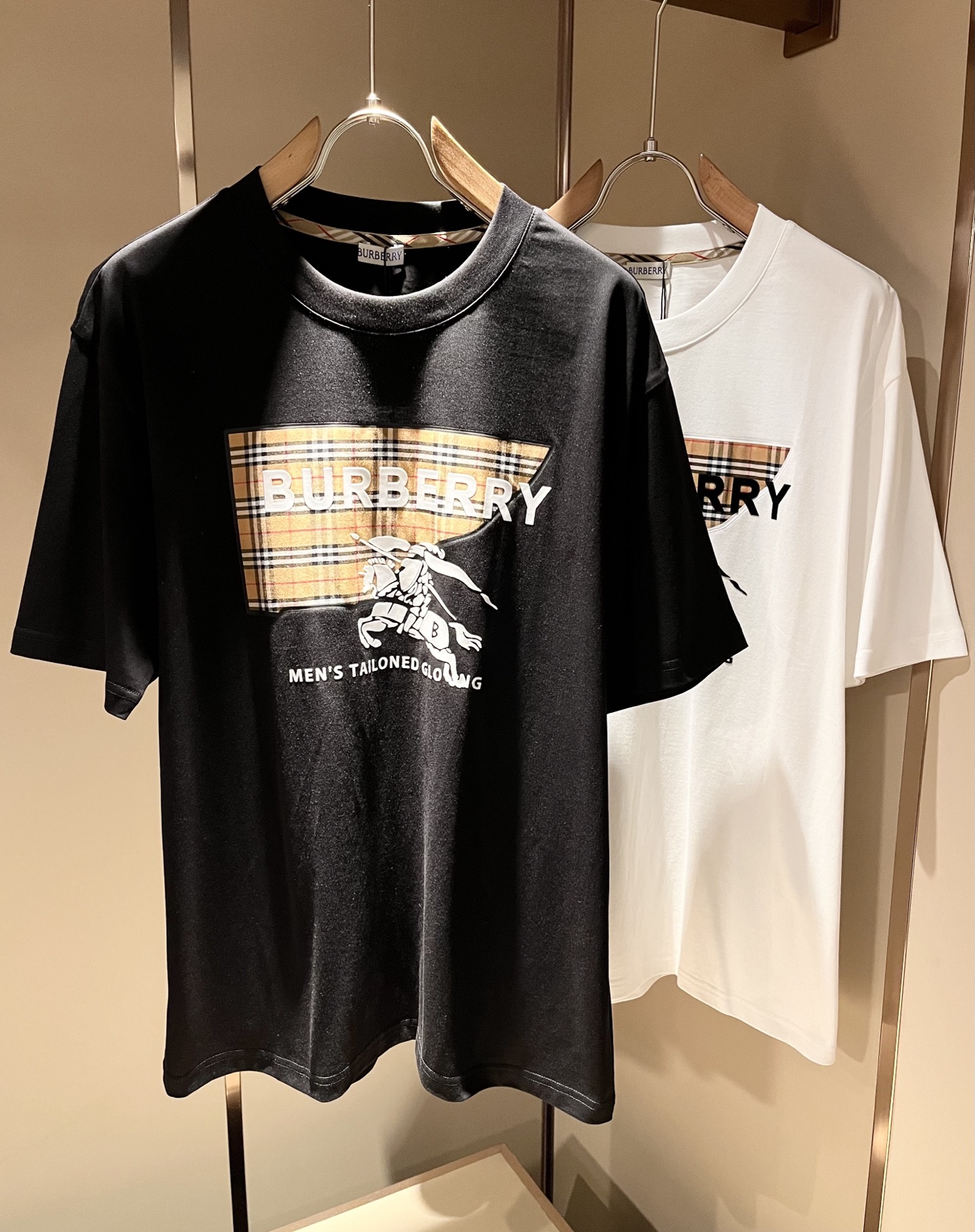 BURBER*Y巴*莉2026春夏新品男女同款👫短袖T恤，重磅来袭，最近比较火热的环保纯棉面料制作而成，